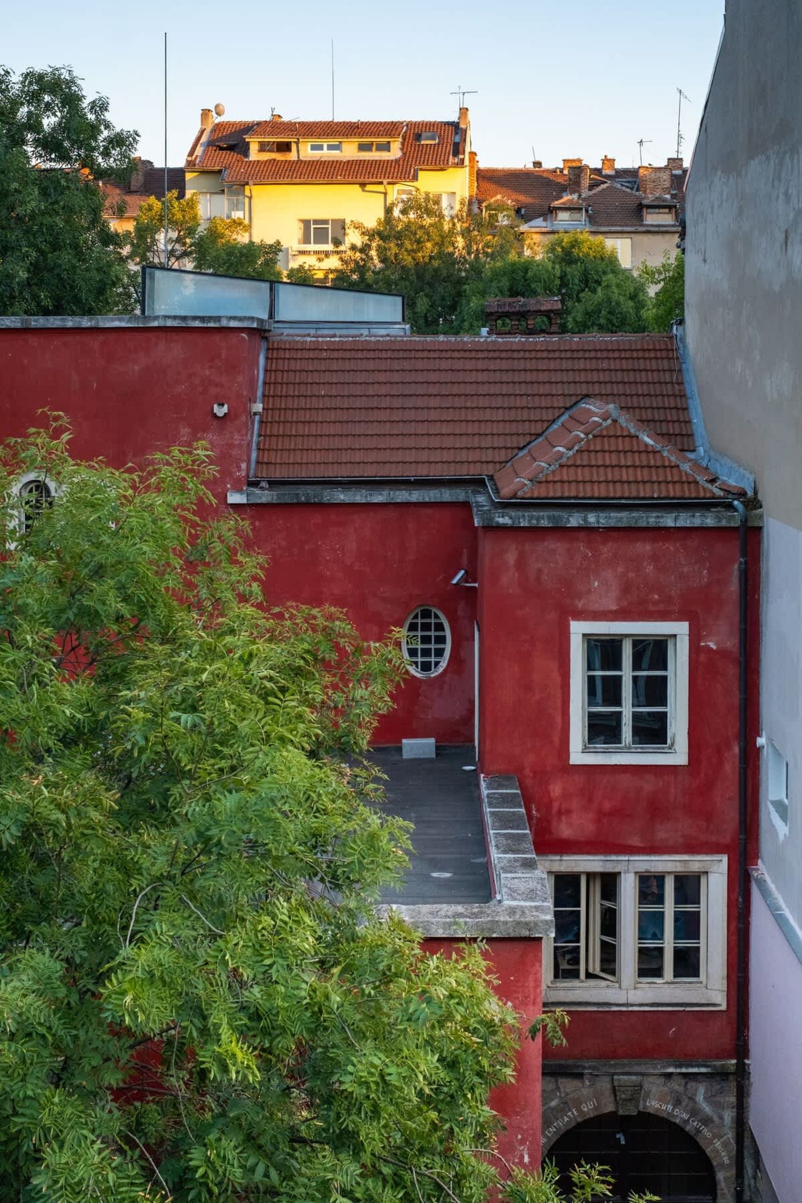 Retro-Chic 1BR Apartment next to Vasil Levski Blvd - Photo 34