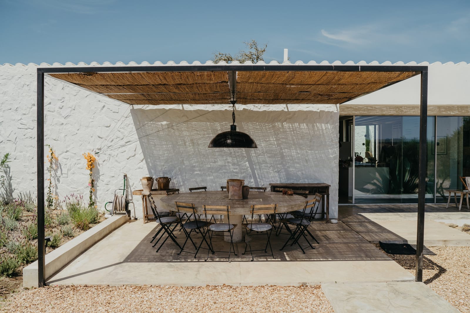 Casa da Volta — Contemporary Walled Villa with Courtyards &amp; Exceptional Natural Light - Photo 37