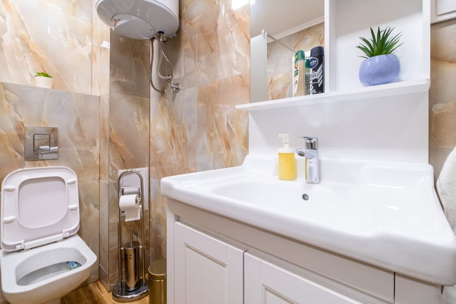 City Center Perfect: 1BR Apartment - Photo 33