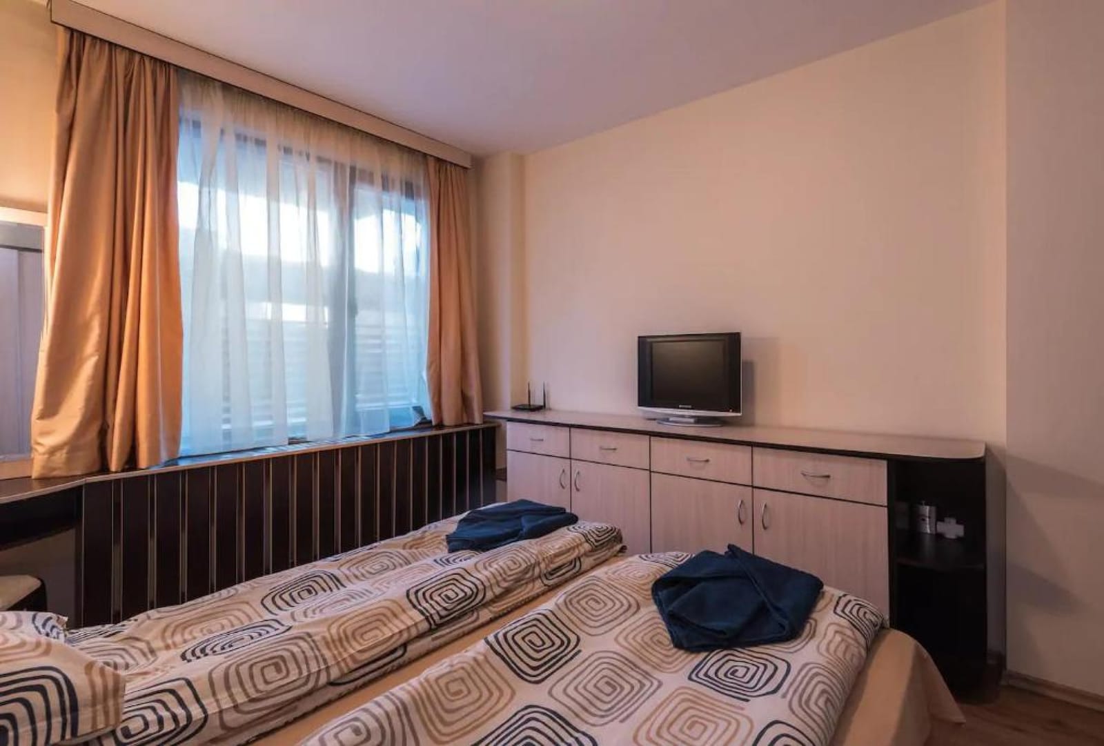 Charming, fully-furnished, 2-bedroom apartment - Photo 12