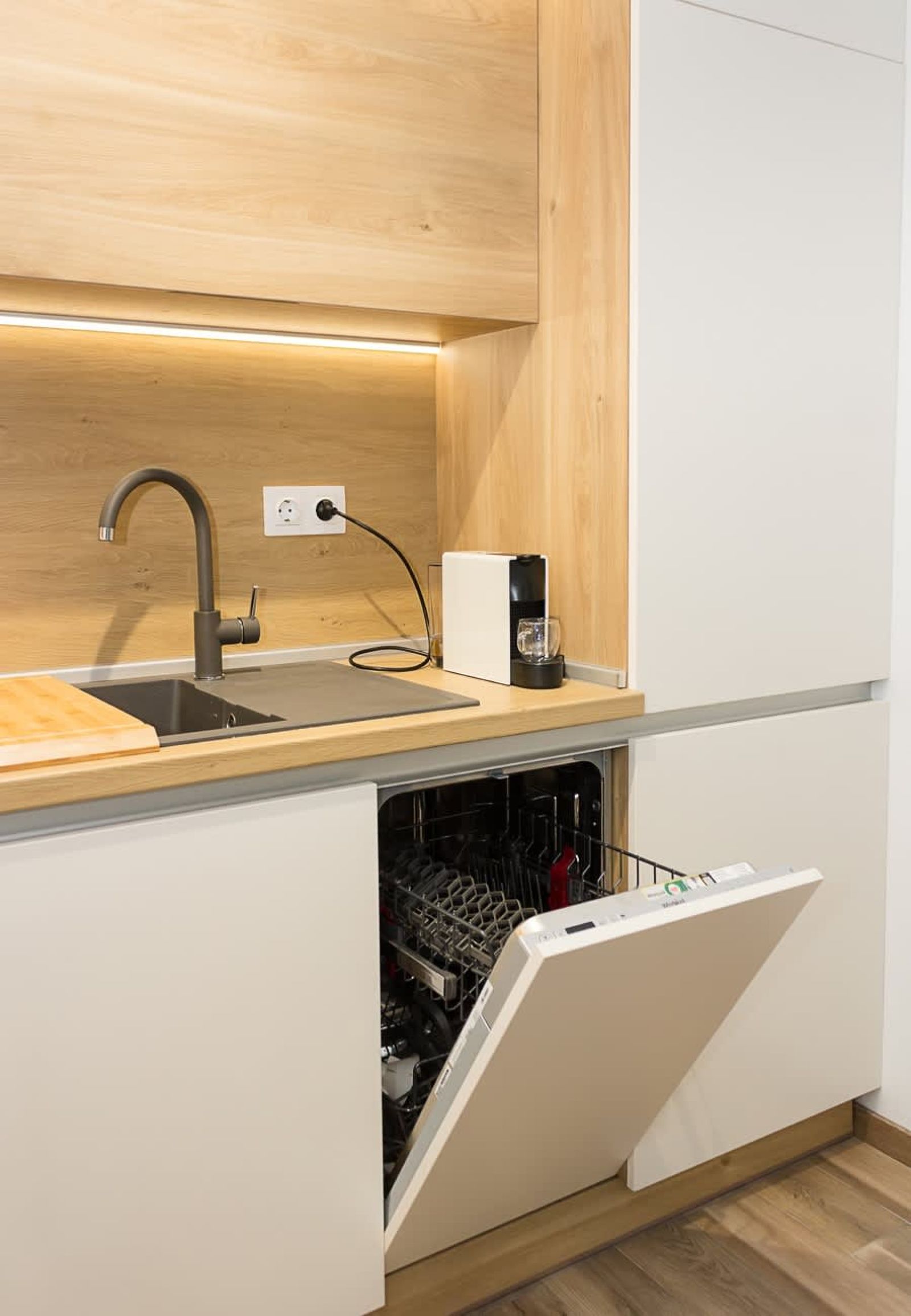 Flat In Azur Premium in St Constantine and Helena - Photo 12