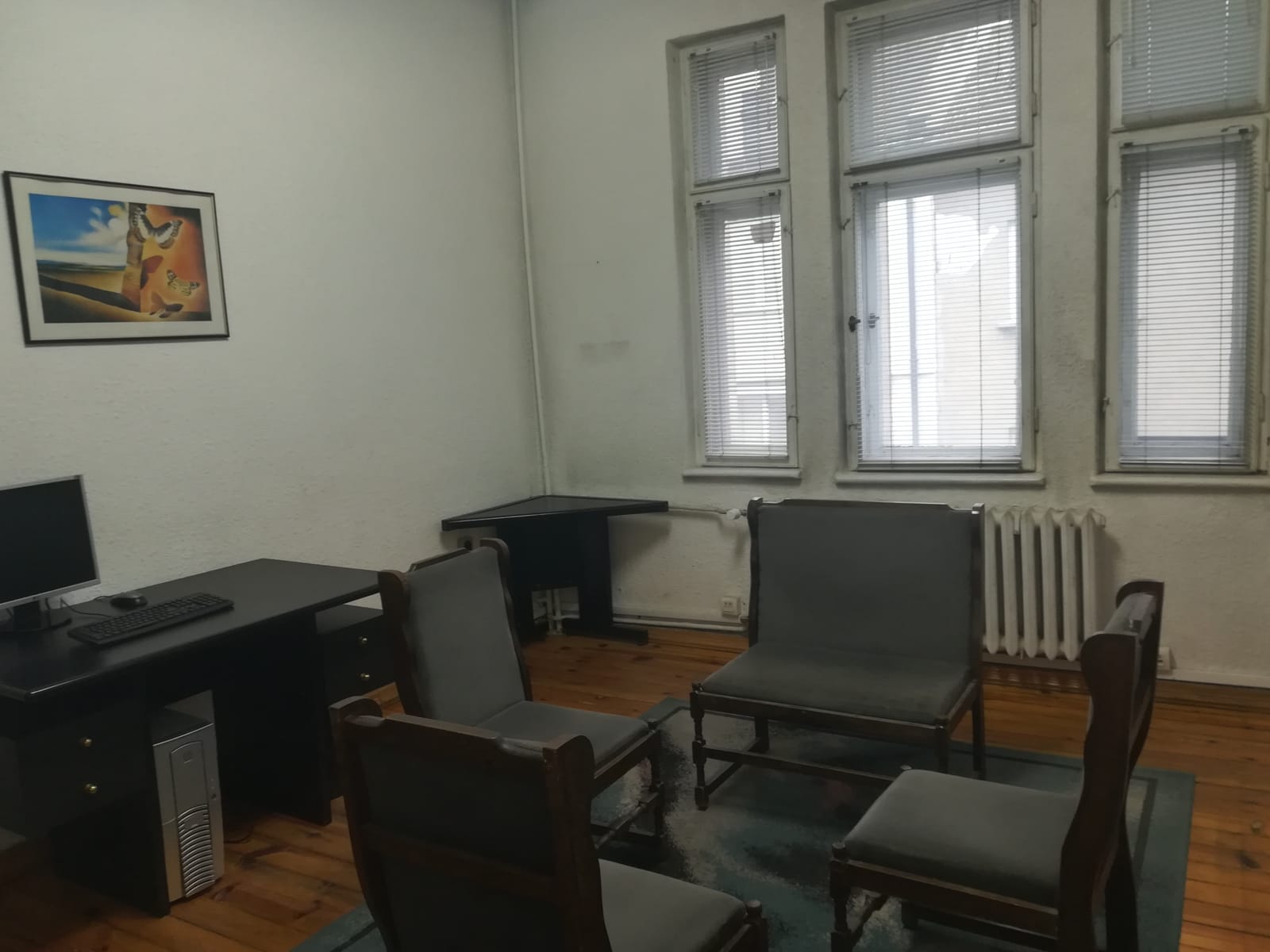 Office in an old building (1938) that is a cultural monument. Size 160 sq. m. No bathroom. No elevator, 4-th floor; 5 rooms; 2 small balconies. - Photo 11