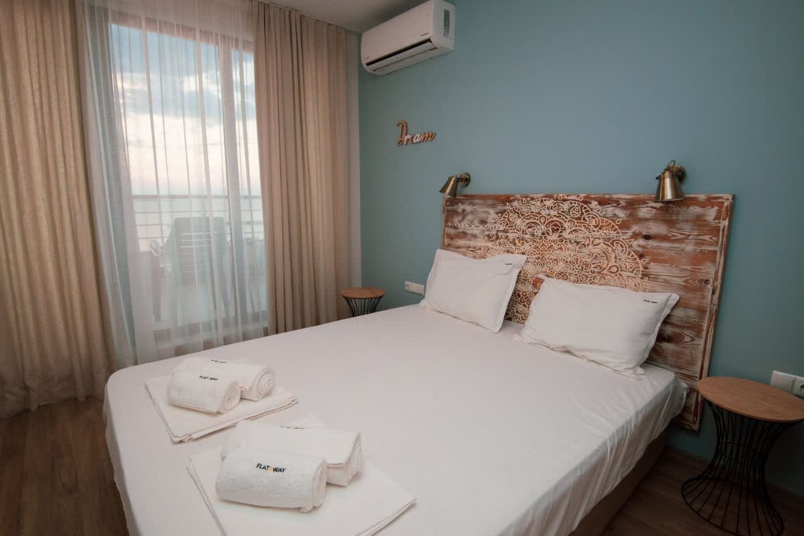 Romantic Getaway 1-BD Apartment with Sea View - Photo 9