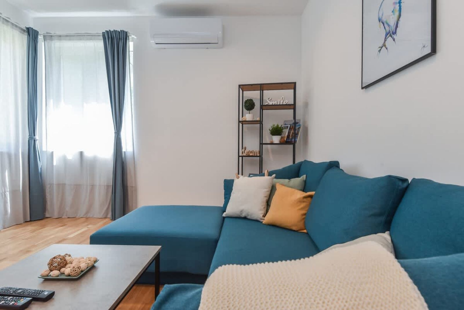 Smart &amp; Modern 2-BDR Flat - TOP Location in Sofia - Photo 9