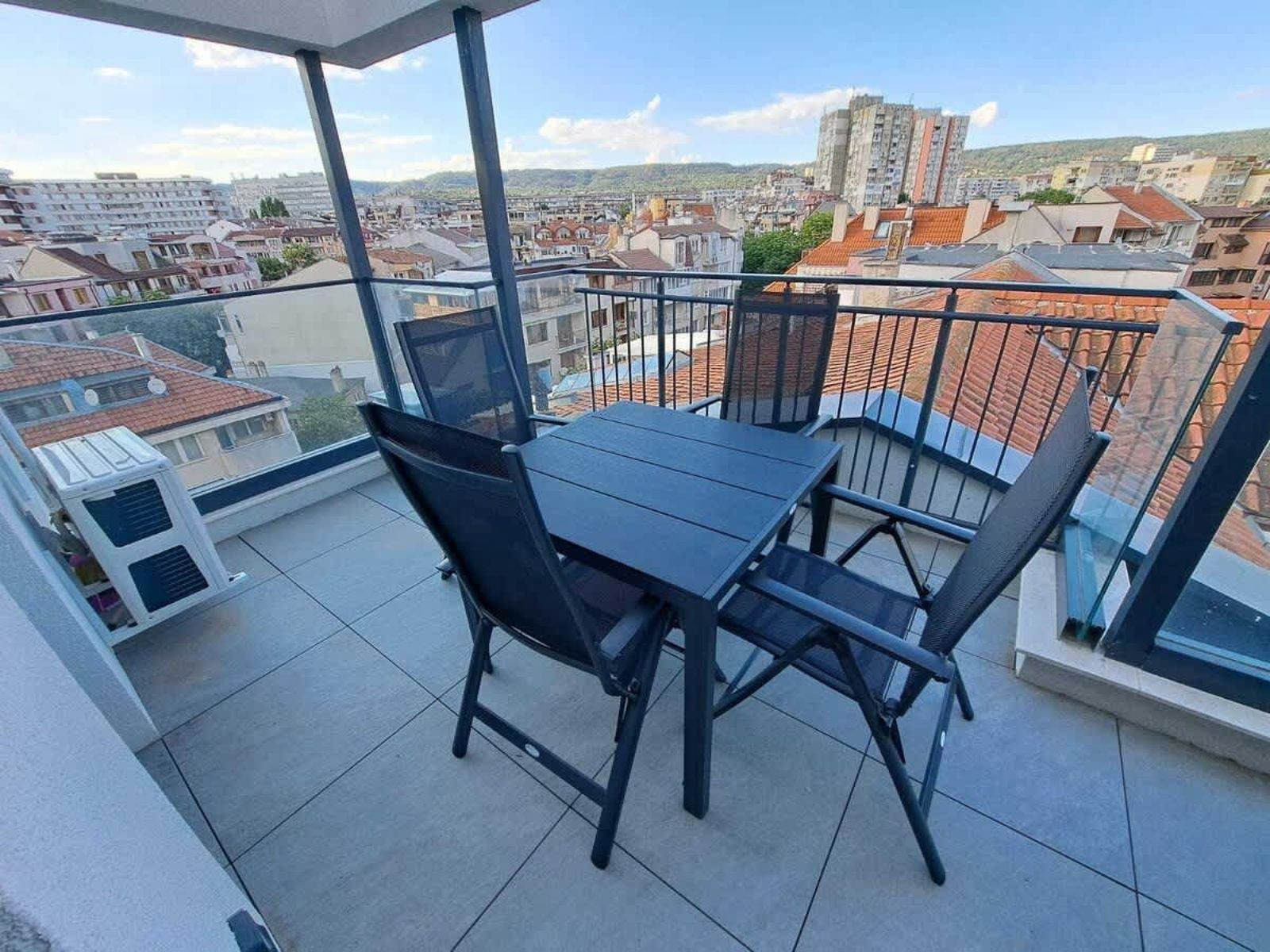 Modern Haven in Varna : Retreat with Chic Ambiance - Photo 23