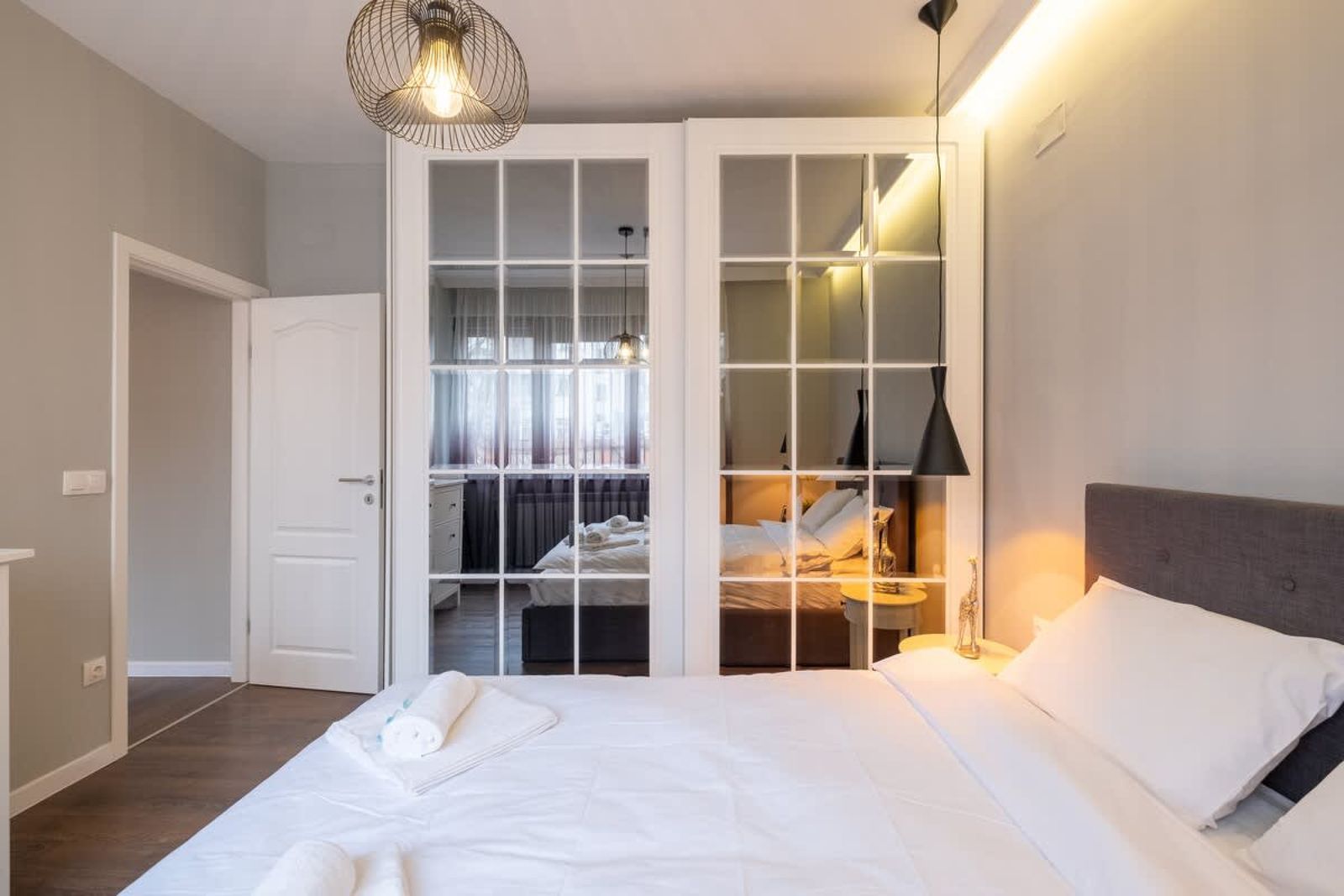 Designer &amp; Cozy 2BD Flat In the city center - Photo 18