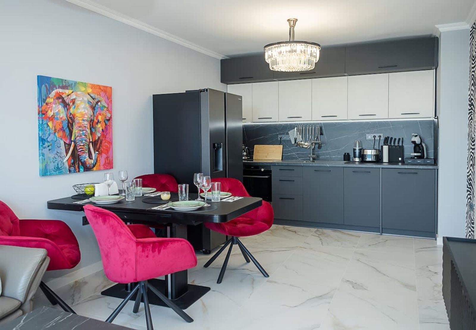 Royal View –Luxury 2BR Apartment with Sea Panorama - Photo 2