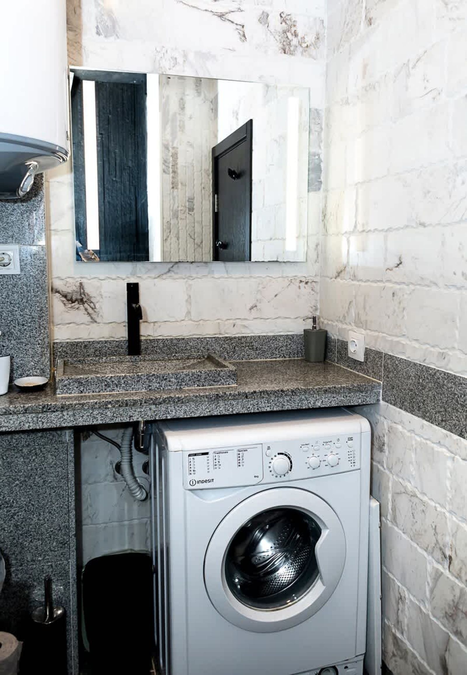 Chic 1BD Flat in St Constantine &amp; Helena Complex - Photo 18