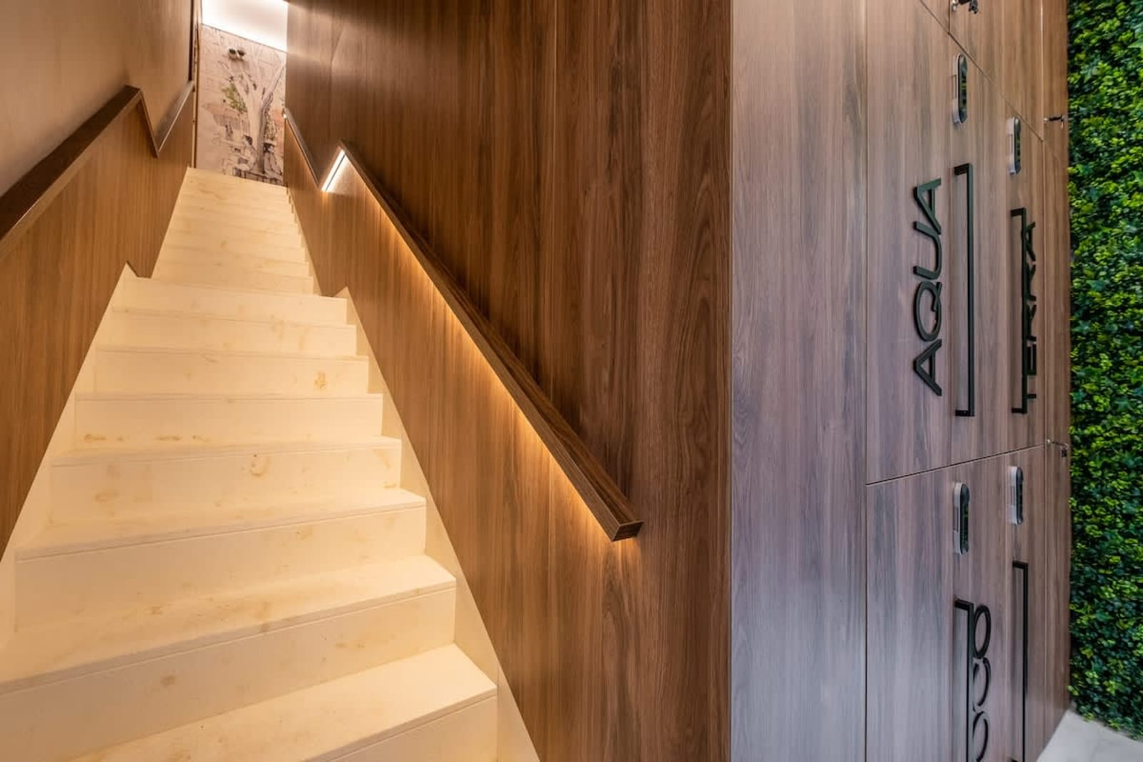 SOFapart Boutique Apt with 3 BDR + 2 BTH &amp; Parking - Photo 34