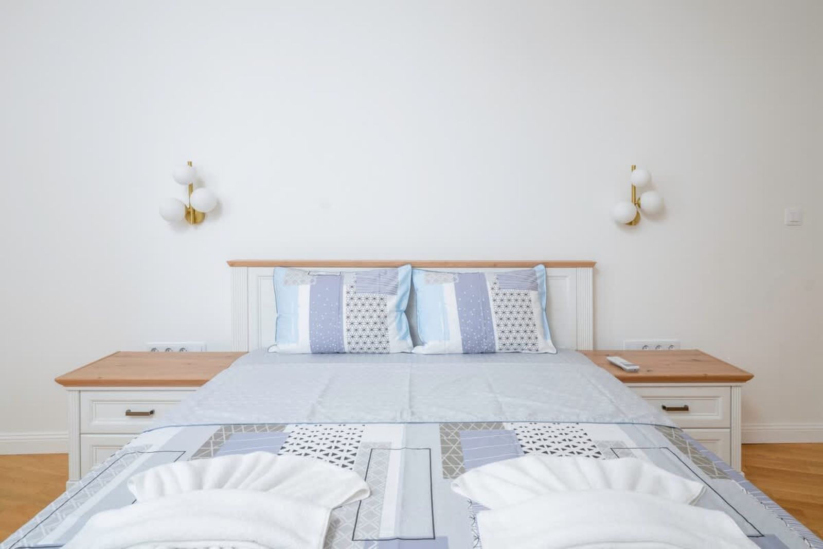 The Purely Placed 1BD Central Flat - Photo 9