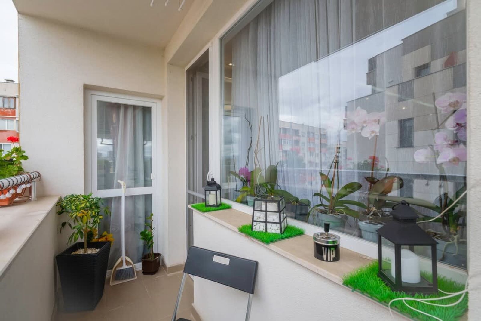 Feel Right at Home - Bright and Modern Apartment - Photo 16