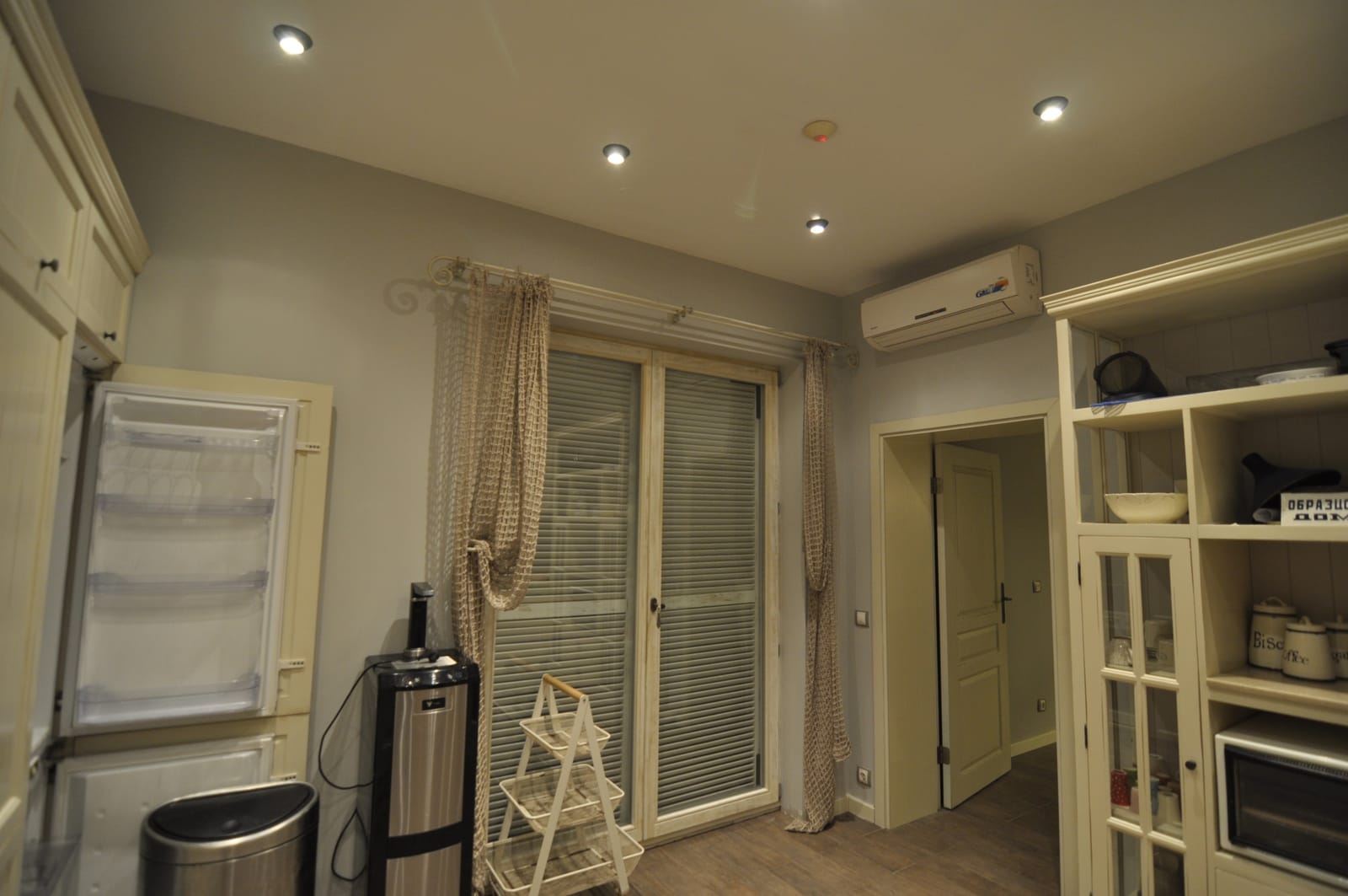 The Flower House - Photo 71