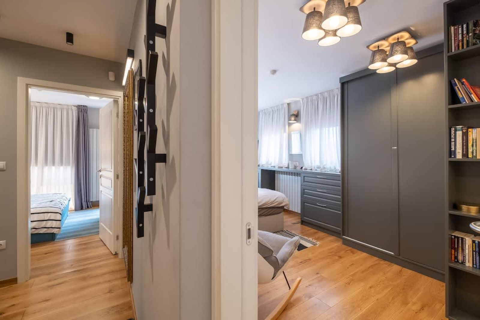 High-end Designer 2BR Aprt + Lift&amp;Balconies - Photo 38