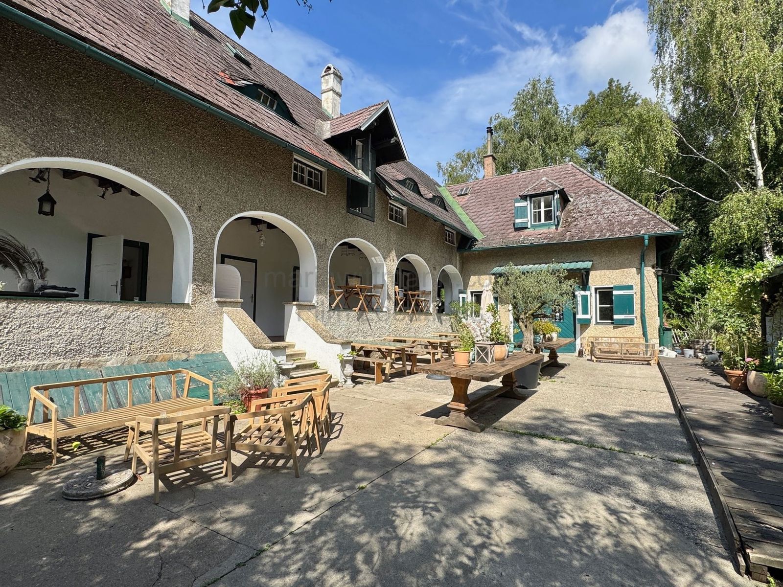 Location 502 - Cover Photo