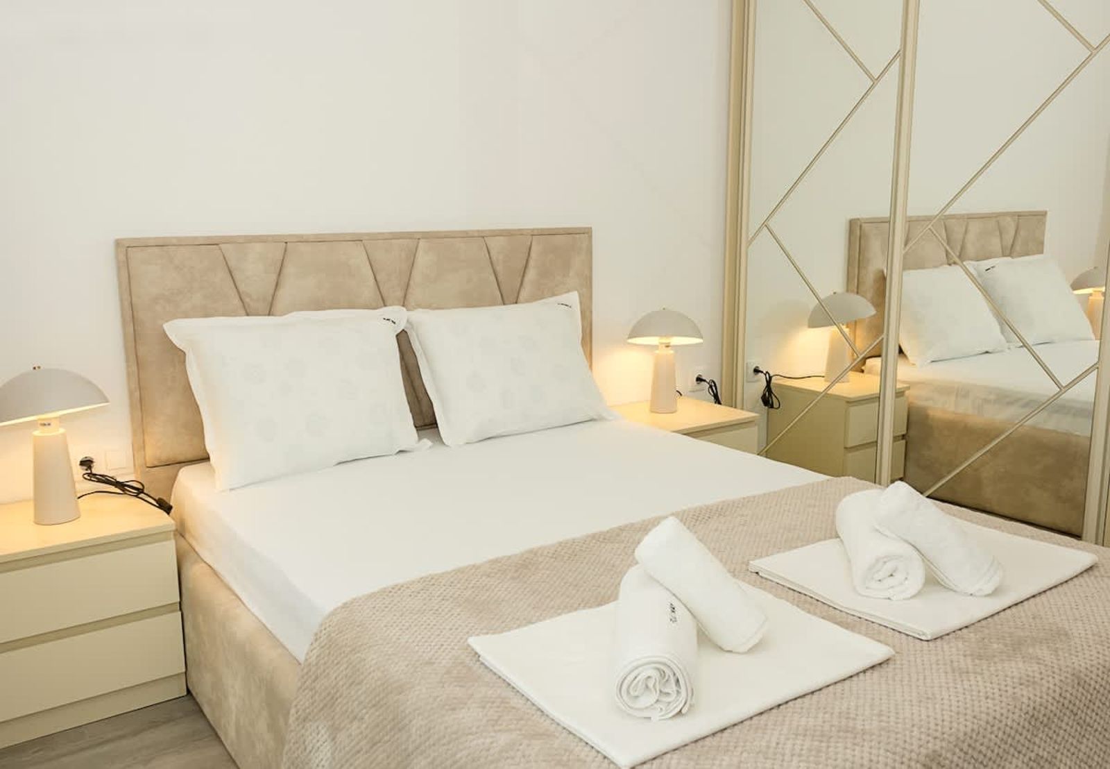 Azur Delux -1BD Flat with Parking &amp; Pool - Cover Photo