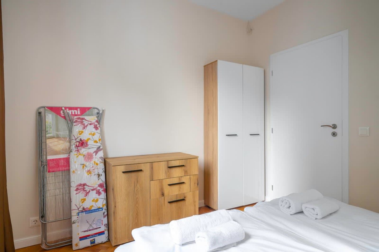 New With The Best View - 2BD Bright Flat Near NDK - Photo 19