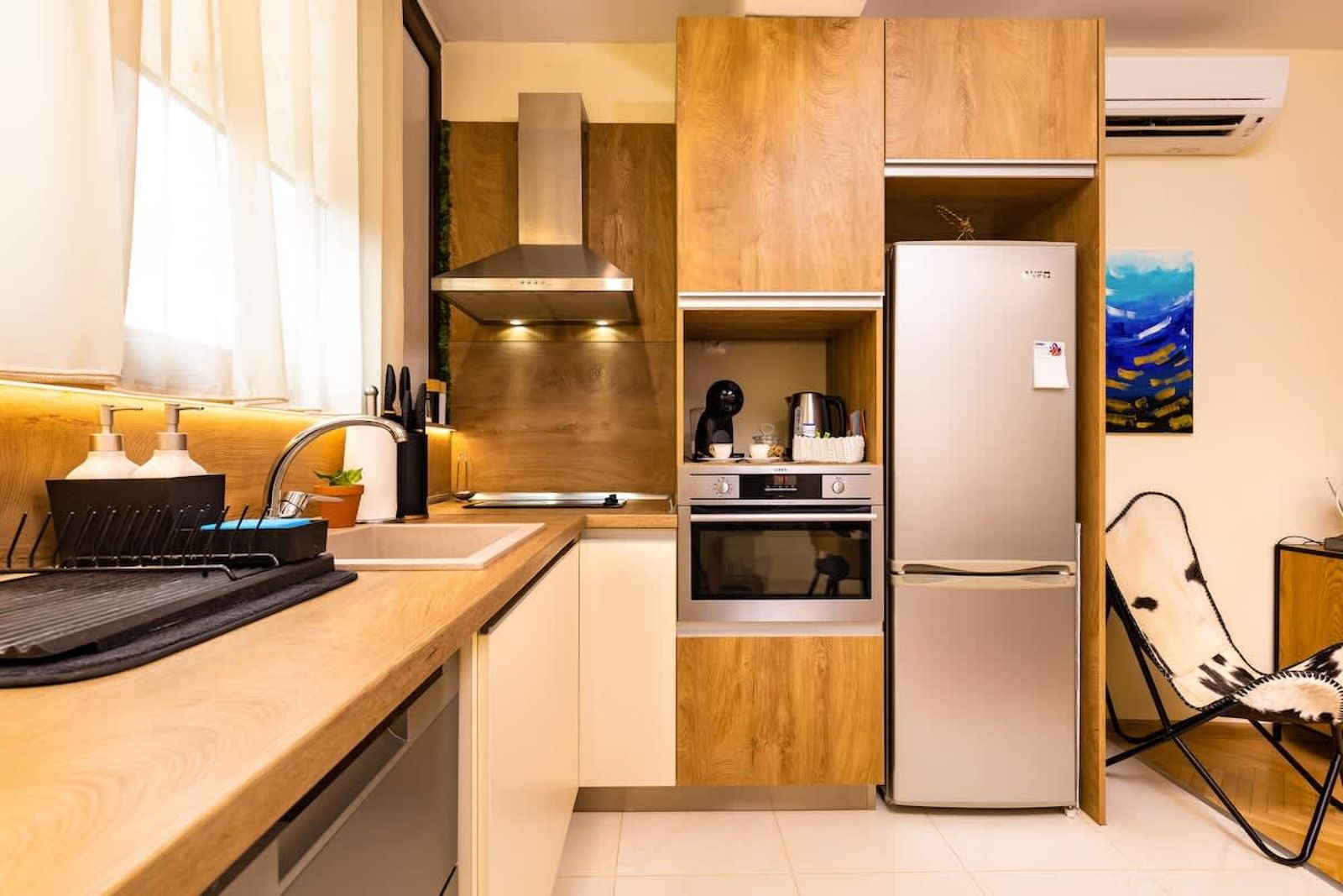 The Plovdiv Pad: Your 1-BD Hideaway in the Center - Photo 3