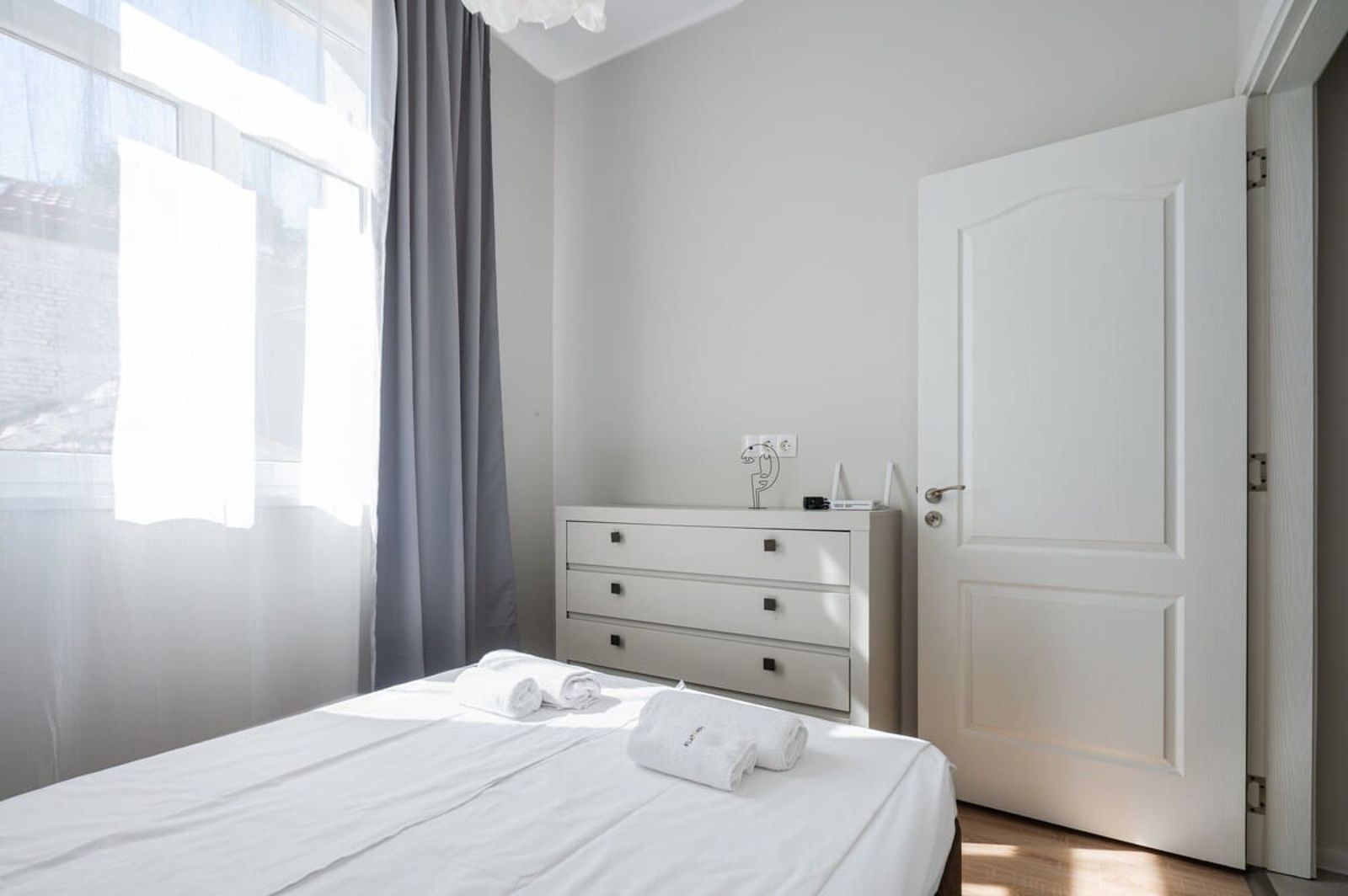 Light and Modern 2BD Flat Next To Women's Market - Photo 6