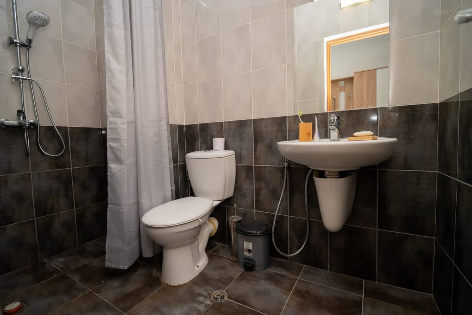 Spacious 2BD Apart. Walk to City Centre - Photo 29