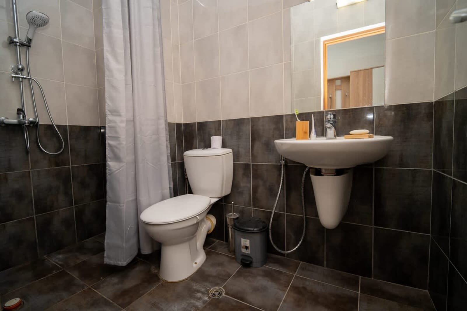 Spacious 2BD Apart. Walk to City Centre - Photo 29