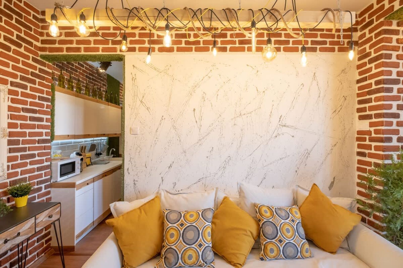 3 BDR &amp; 3 BTHR Duplex | In the Heart of Sofia - Photo 28