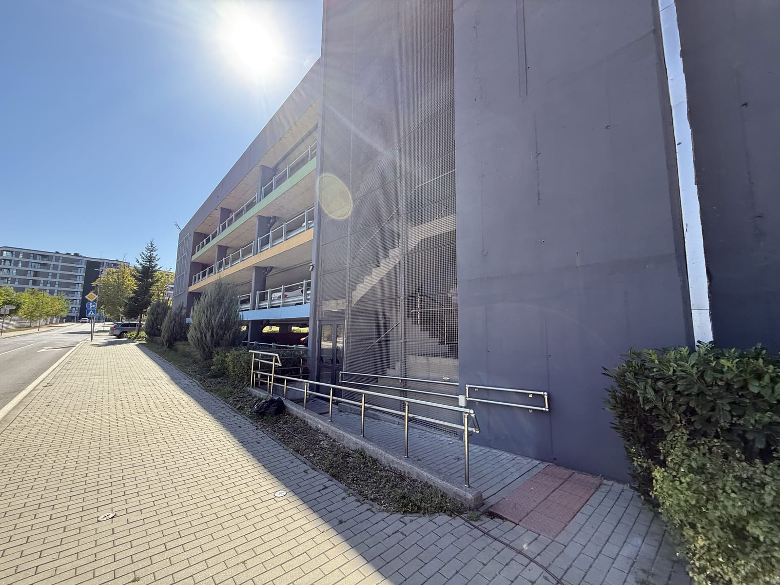 Big 5 Story Parking with security - Photo 11