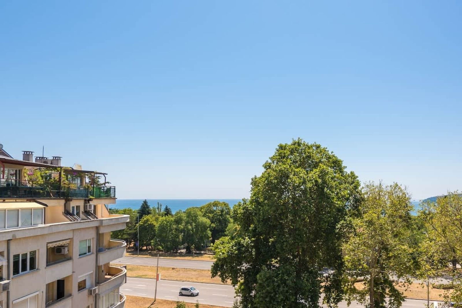 Breezy Boho 2BD Home with Sea View – Chayka - Photo 25