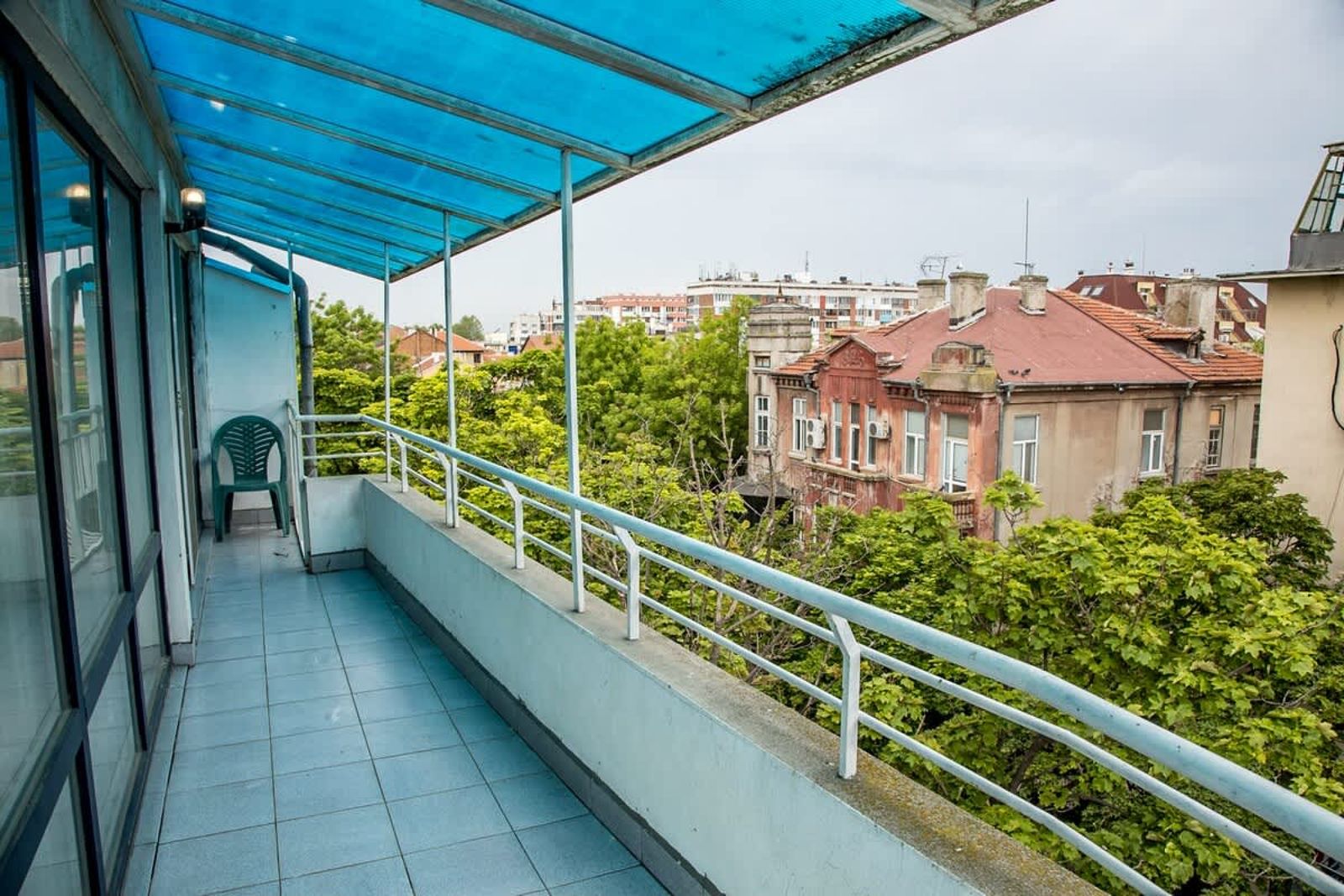 Spacious &amp; Sunny Maisonette w/ Terrace near Centre - Photo 20