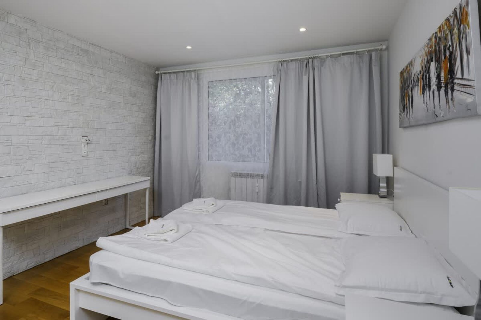 Bright &amp; Cozy 1BD Flat with Balcony | South Park - Photo 10