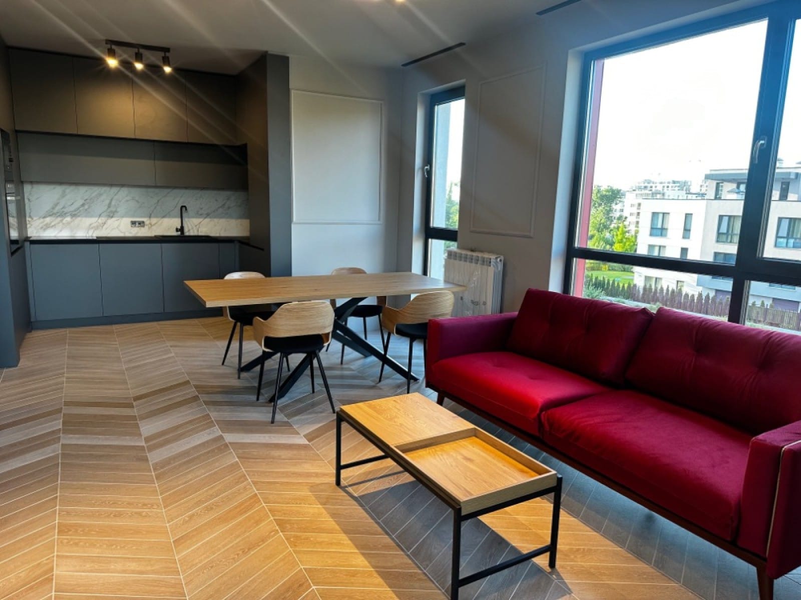 Filming Location Available – Two Modern Apartments with Stunning Mountain Views - Photo 11