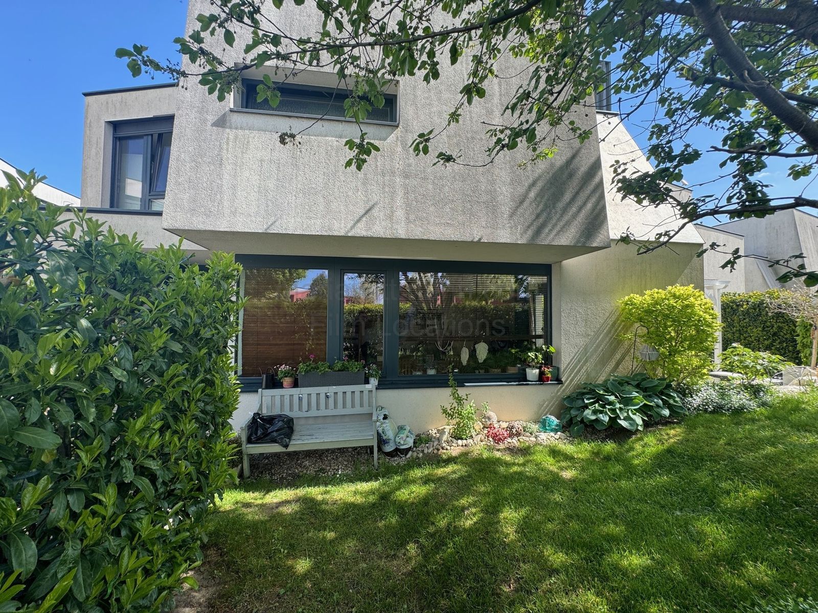 Location 287 - Cover Photo