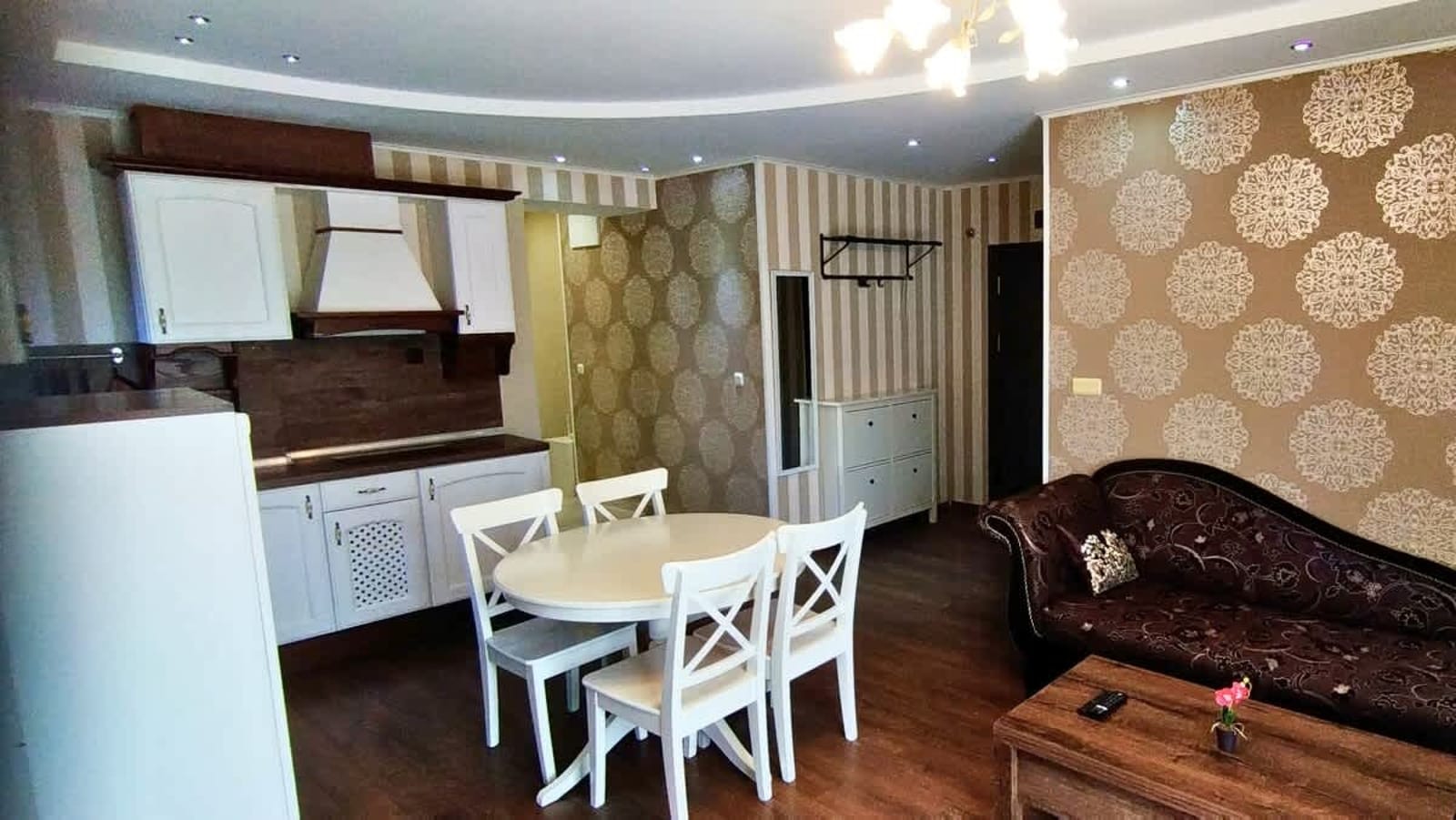 Peaceful Three-Bedroom in Briz, Varna - Photo 22