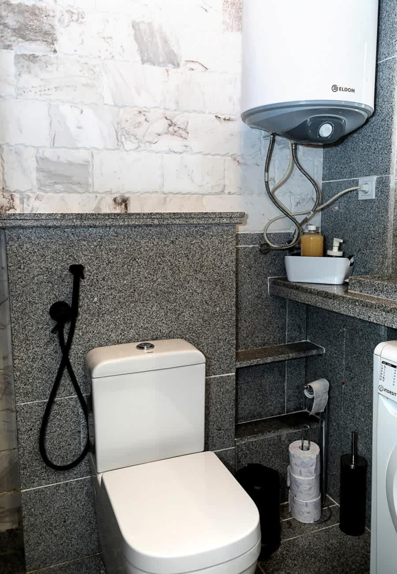 Chic 1BD Flat in St Constantine &amp; Helena Complex - Photo 17