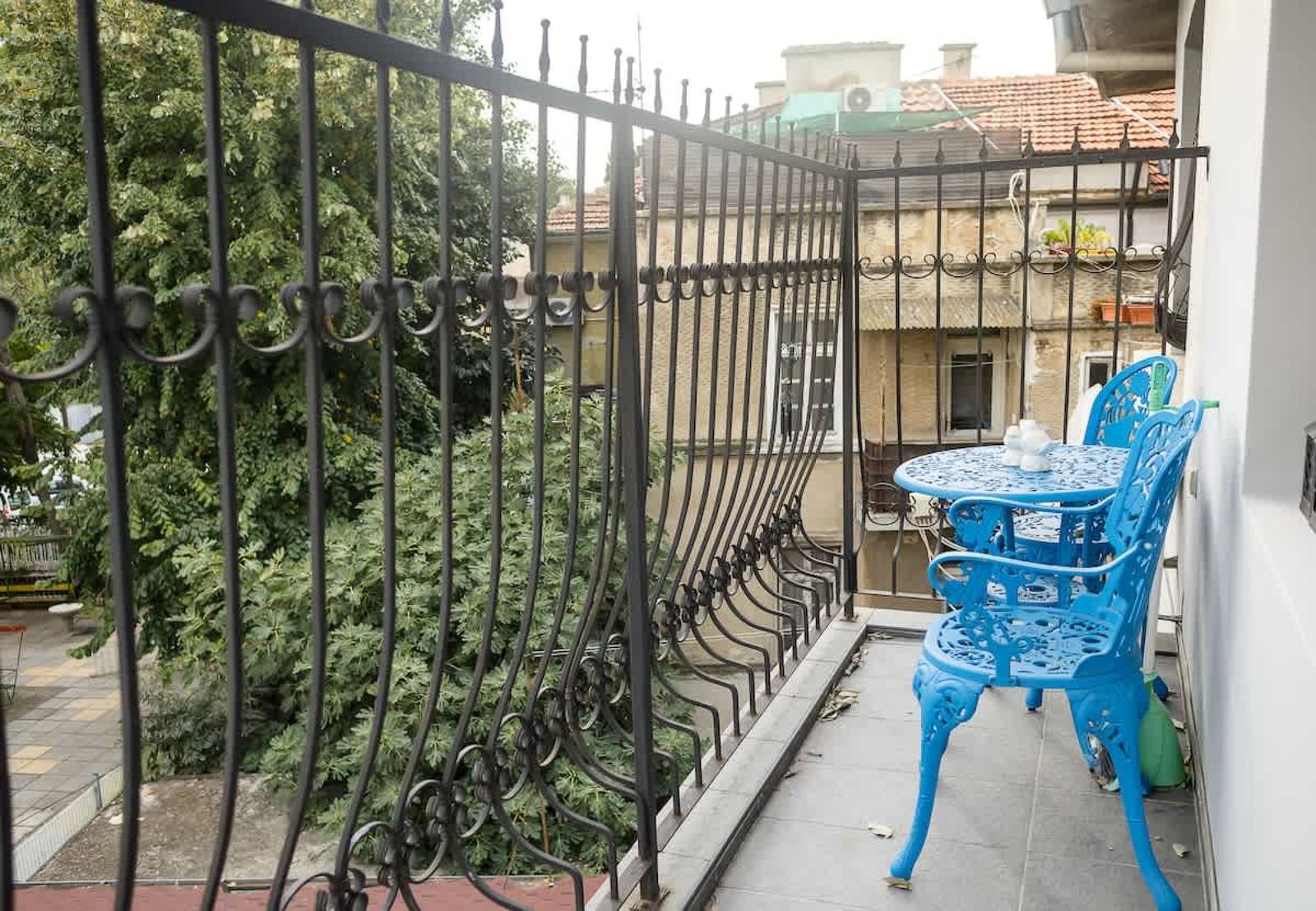 Cozy Flat with Two Bedrooms in Central Varna - Photo 3