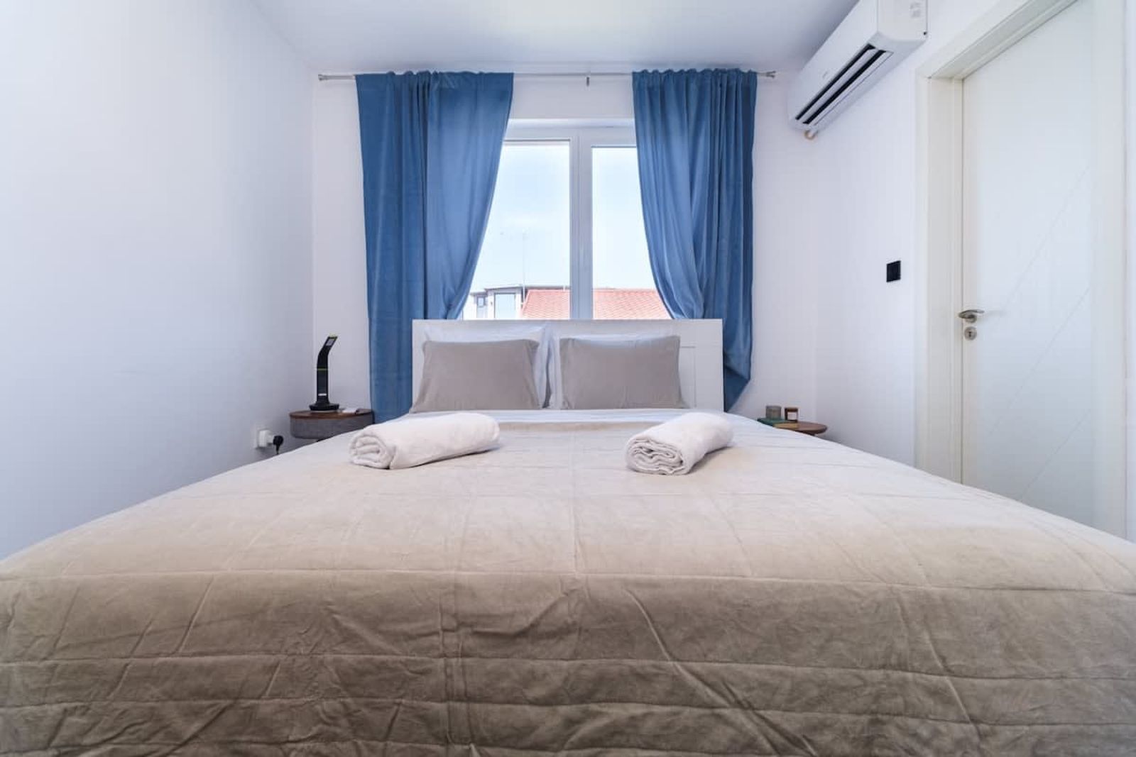 Serene Luxe Oasis Retreat on the Outskirts - Photo 10