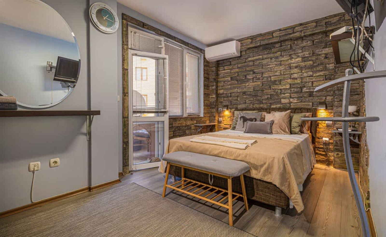 Two Stylish Apartments - TOP Location - Photo 2