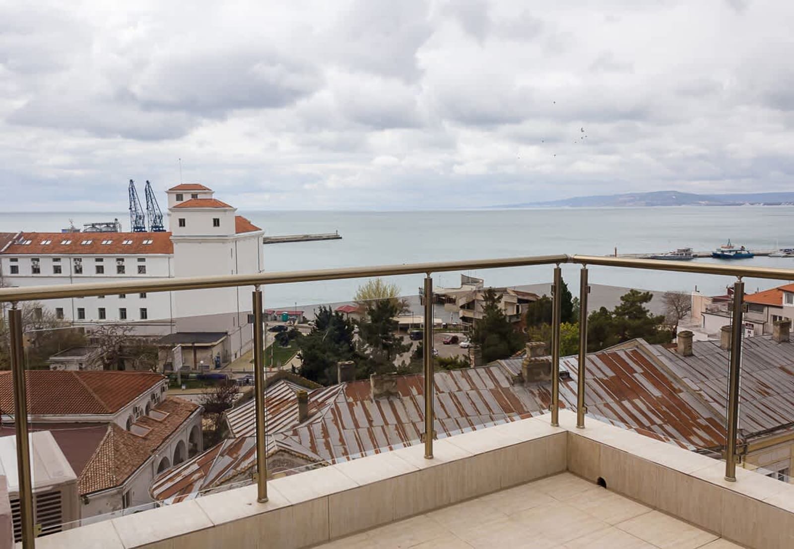 Seaview Haven: Elegant 2BD Flat in Balchik - Photo 5