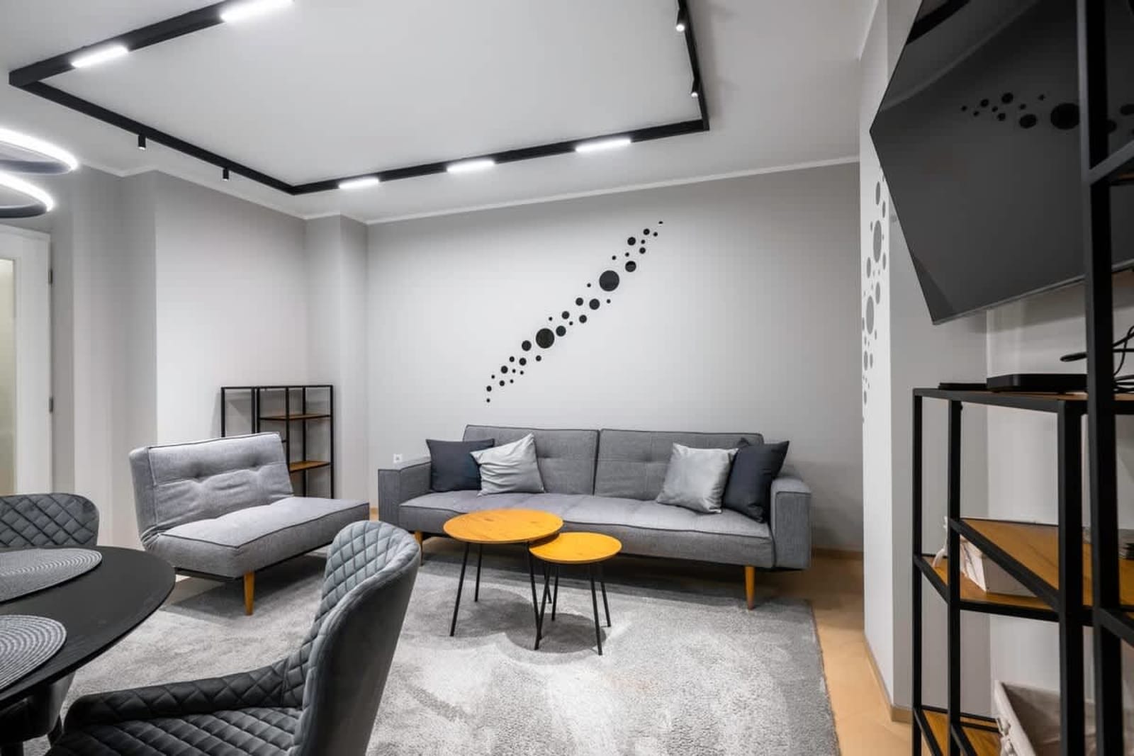 Silver Gem  1BD with desk and balcony - Cover Photo