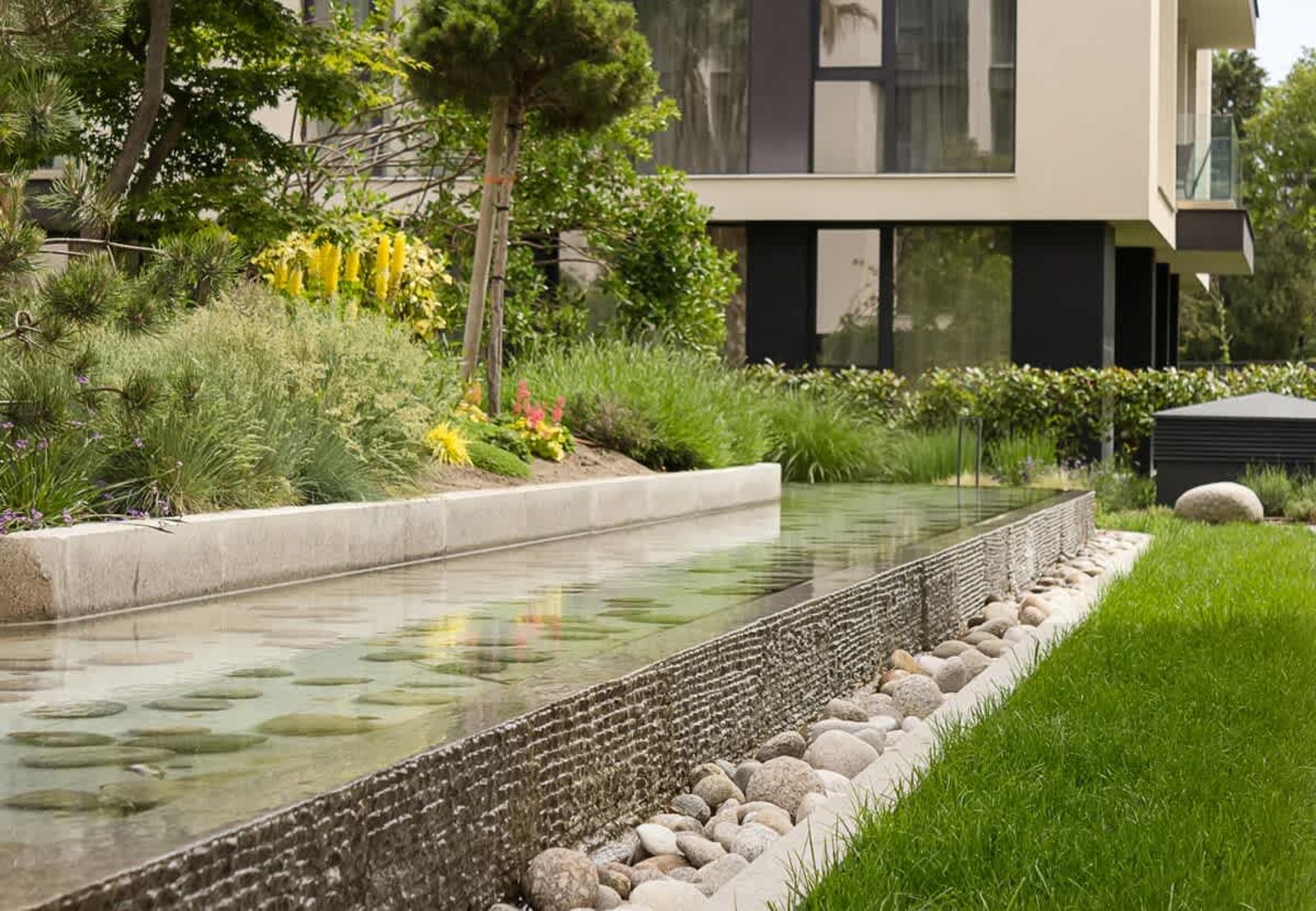 1BD Modern Serenity in Azur Delux Complex - Photo 23