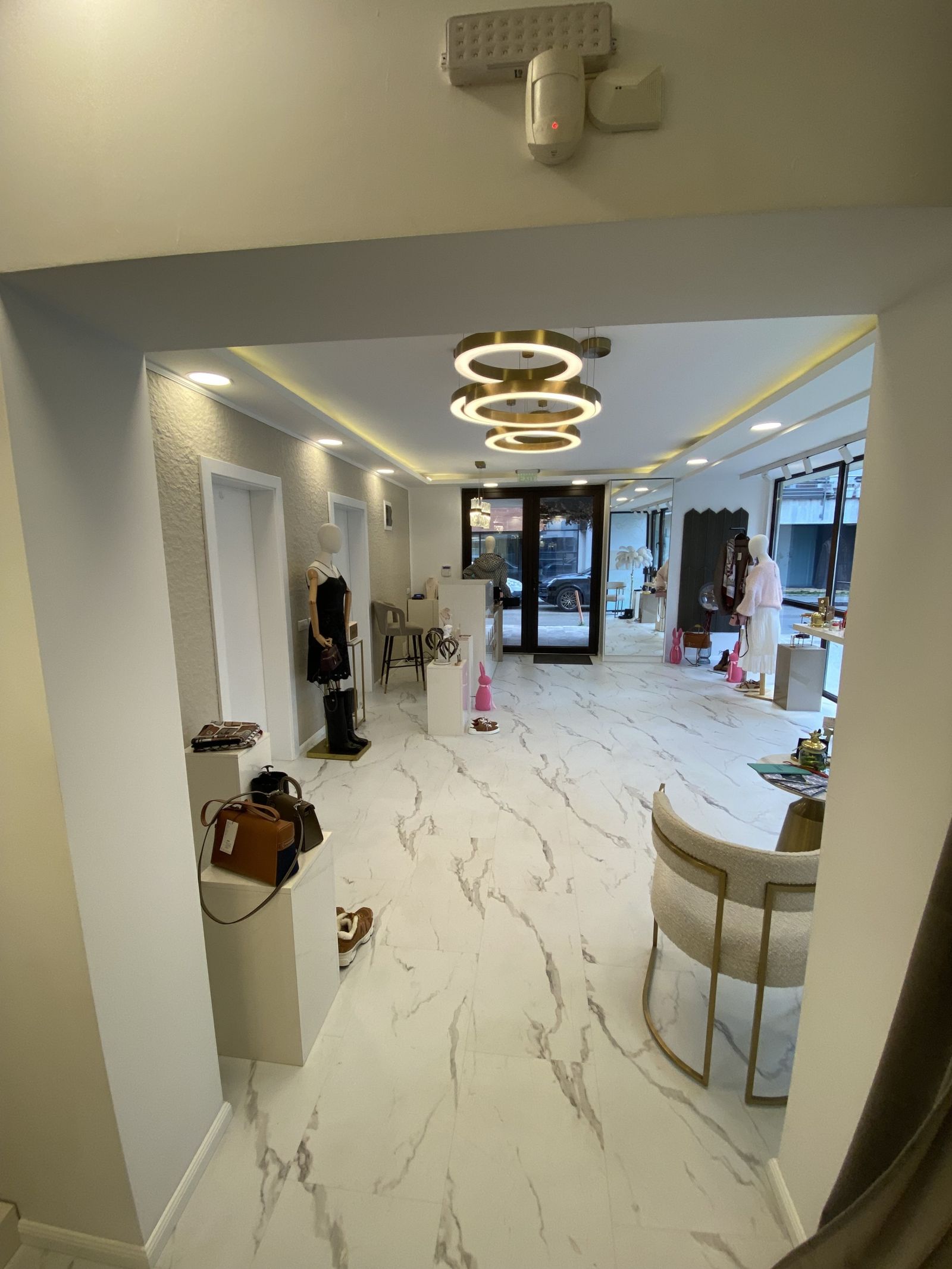 Elegant Fashion Boutique - Photo 3