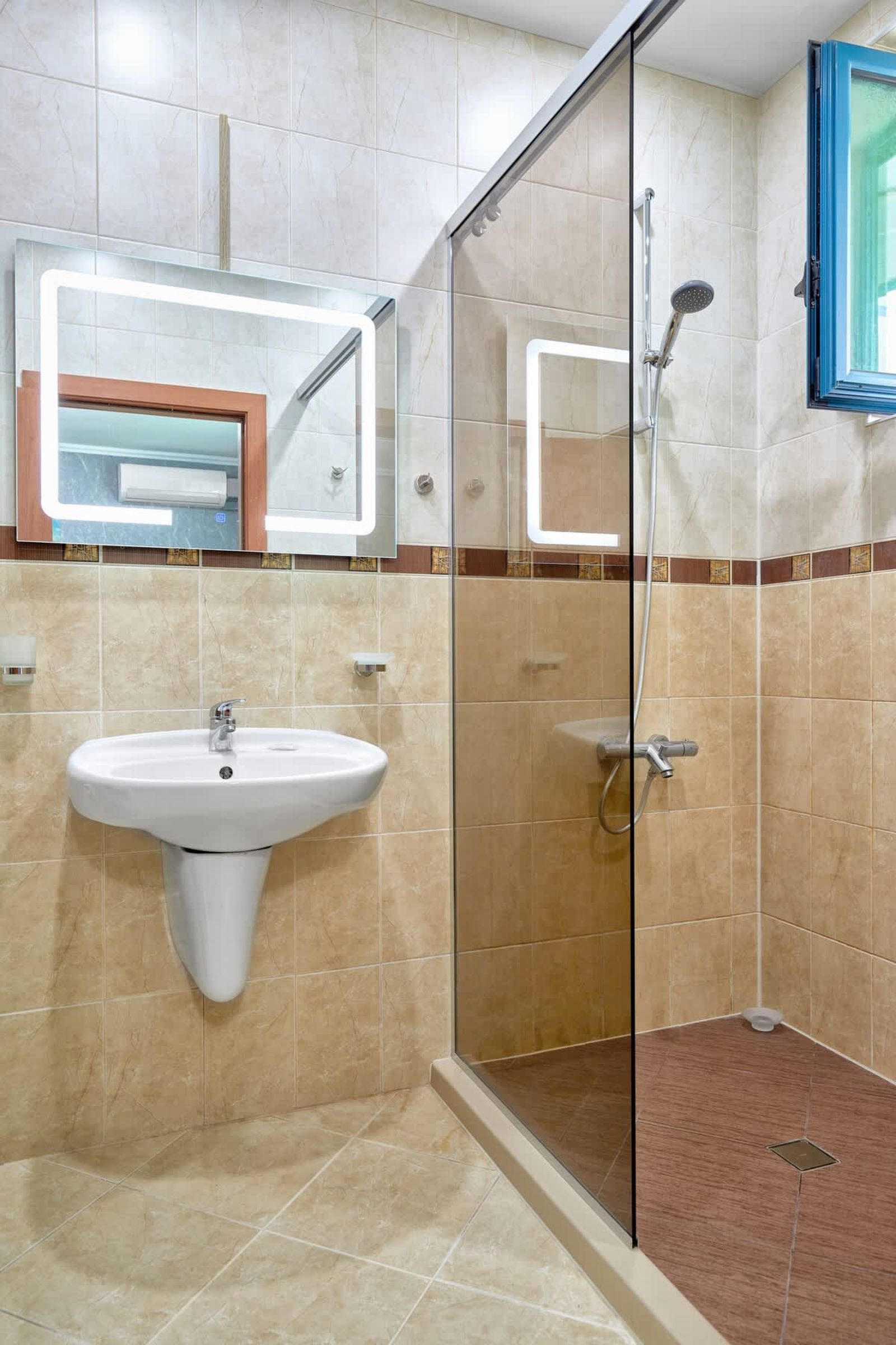 Paradise 1BD Apartment in Primorsko Del Sol - Photo 8