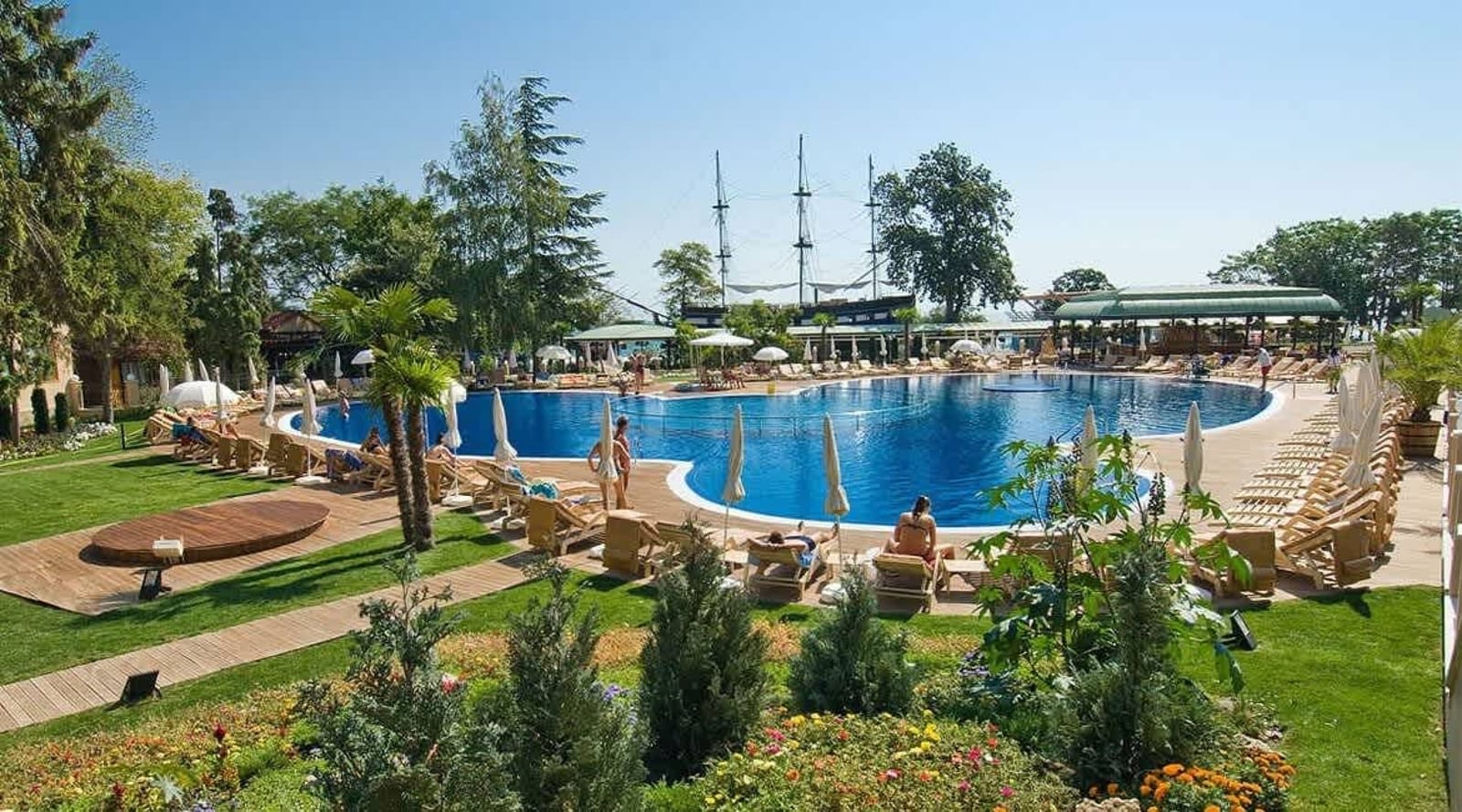 Beachfront Bliss-1BR Sea View Flat in Golden Sands - Photo 22