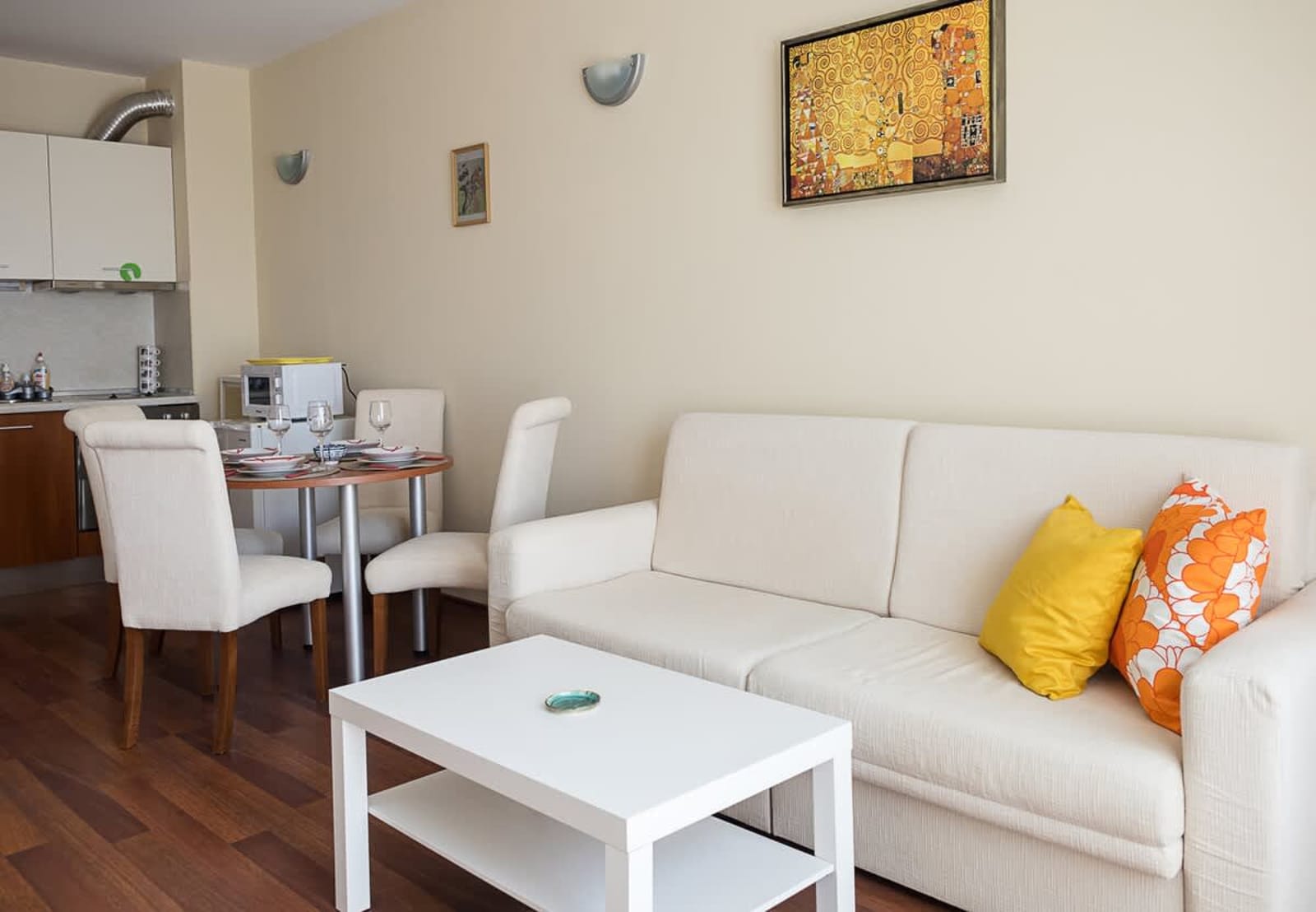 Beachfront Bliss-1BR Sea View Flat in Golden Sands - Photo 11