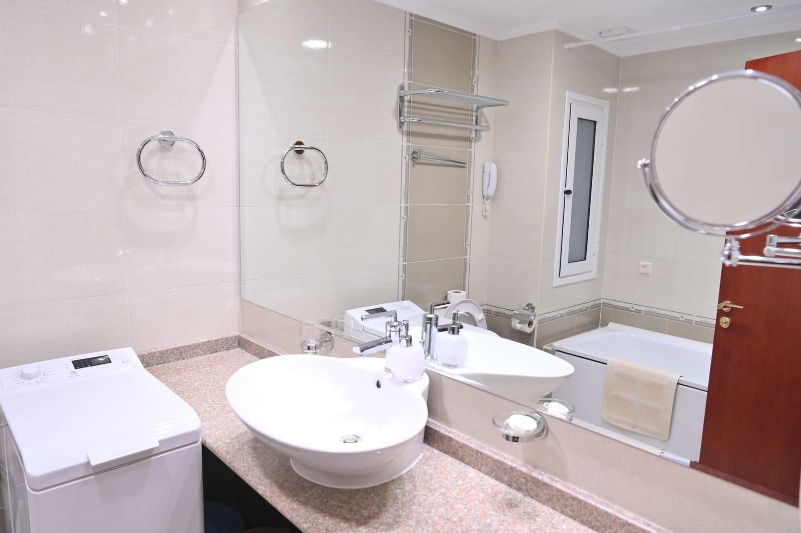 Riverside 1BR in Downtown, Near Ski Lift - Photo 17