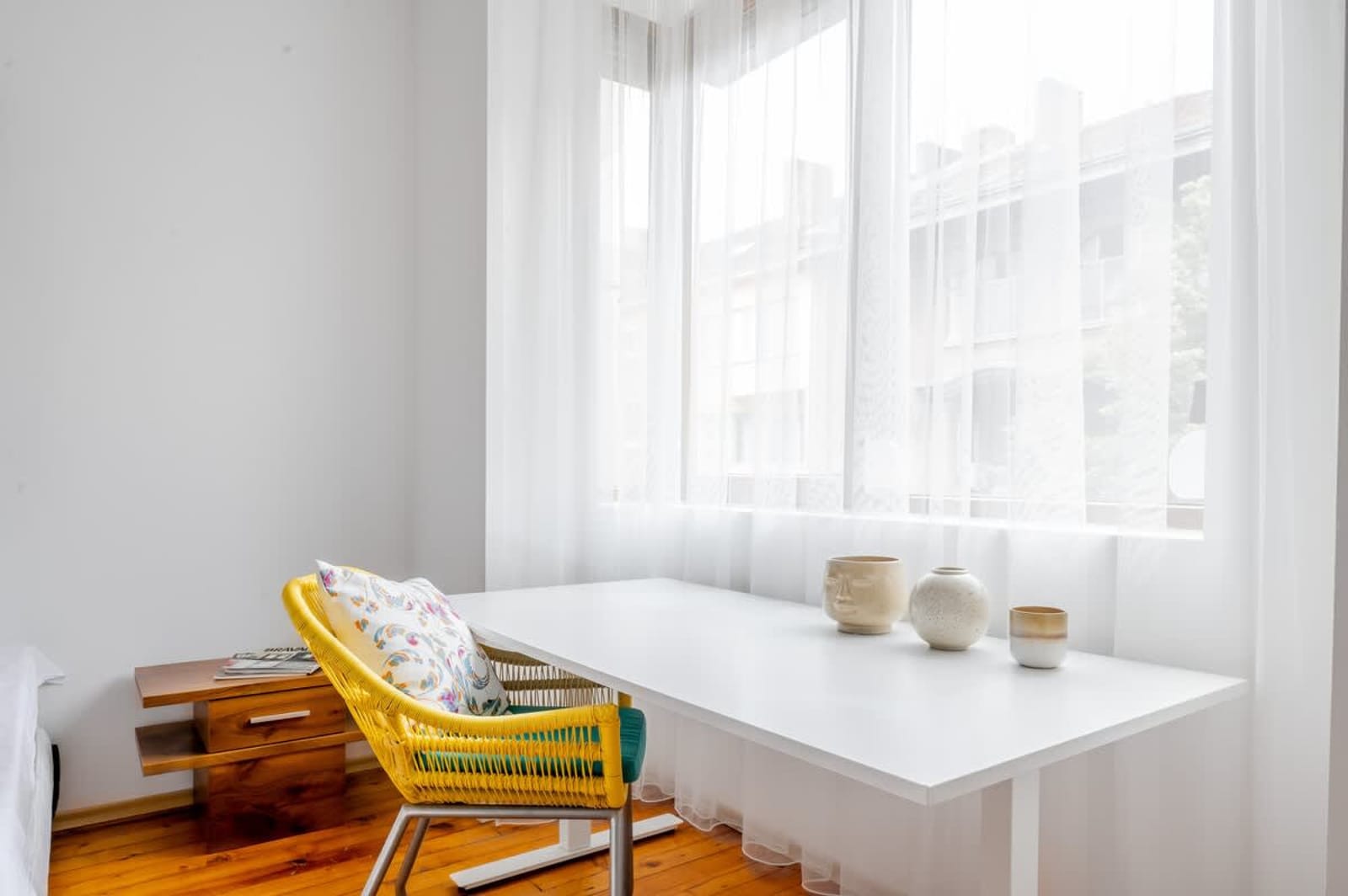 Sofia's Vintage Gem: Spacious 2BD Flat on Solunska - Photo 14