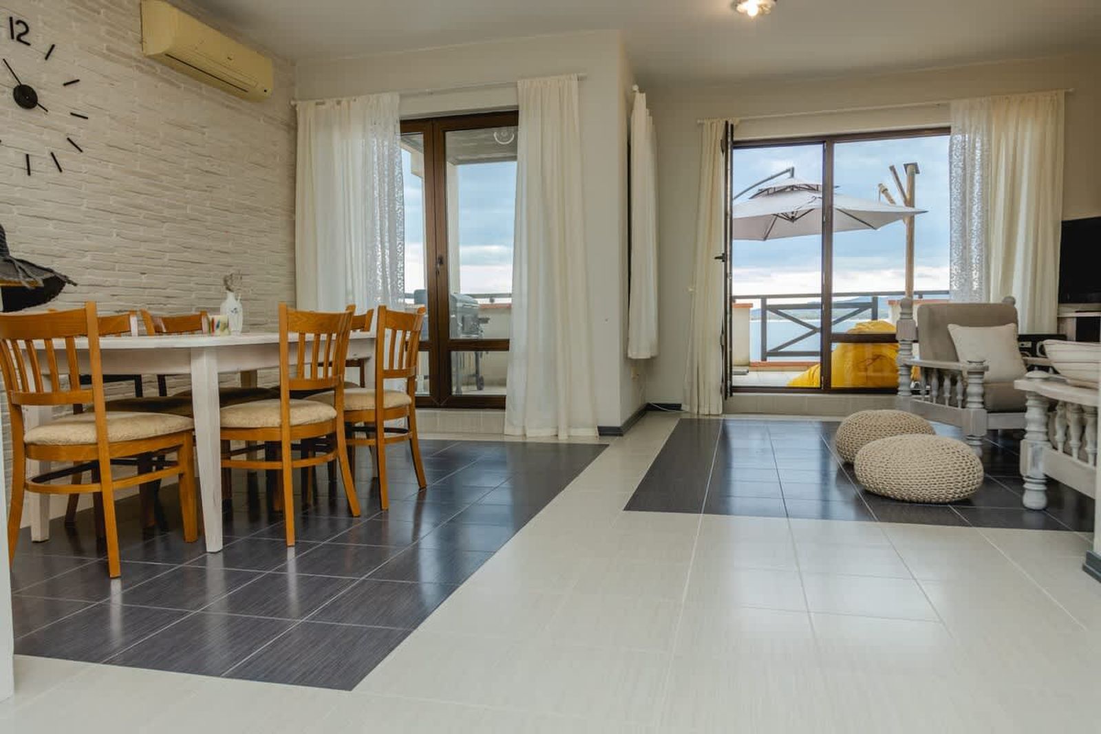 Lovely 3BD flat with Parking and Sea View - Photo 25