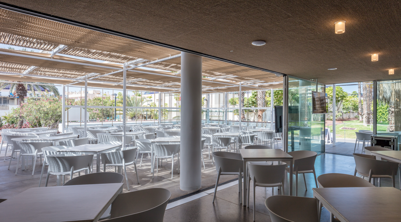 Corner Bar - Spain, Playa de la Américas - Photo 7