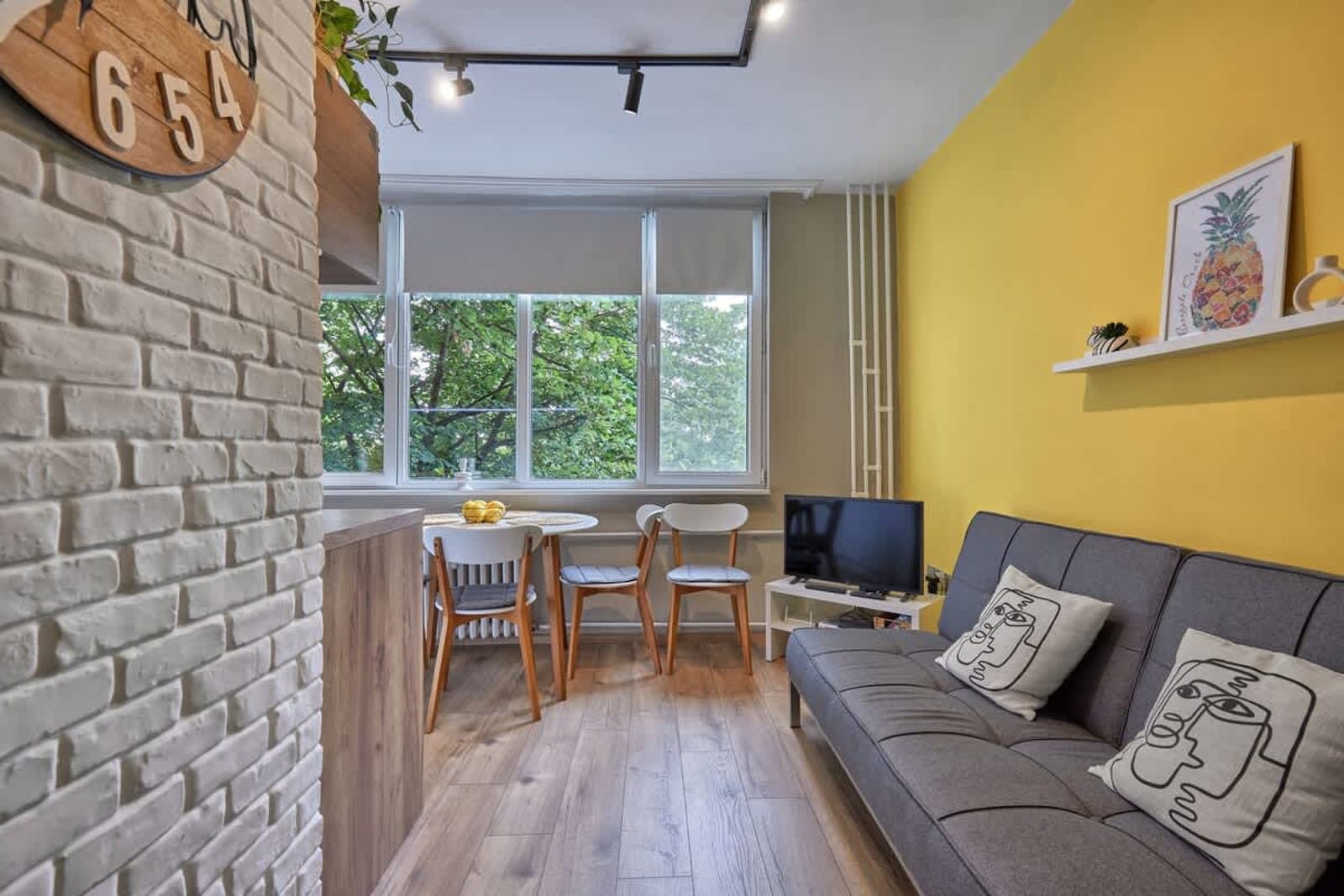 LAZUR  2BD Flat next to the Sea Garden - Photo 9