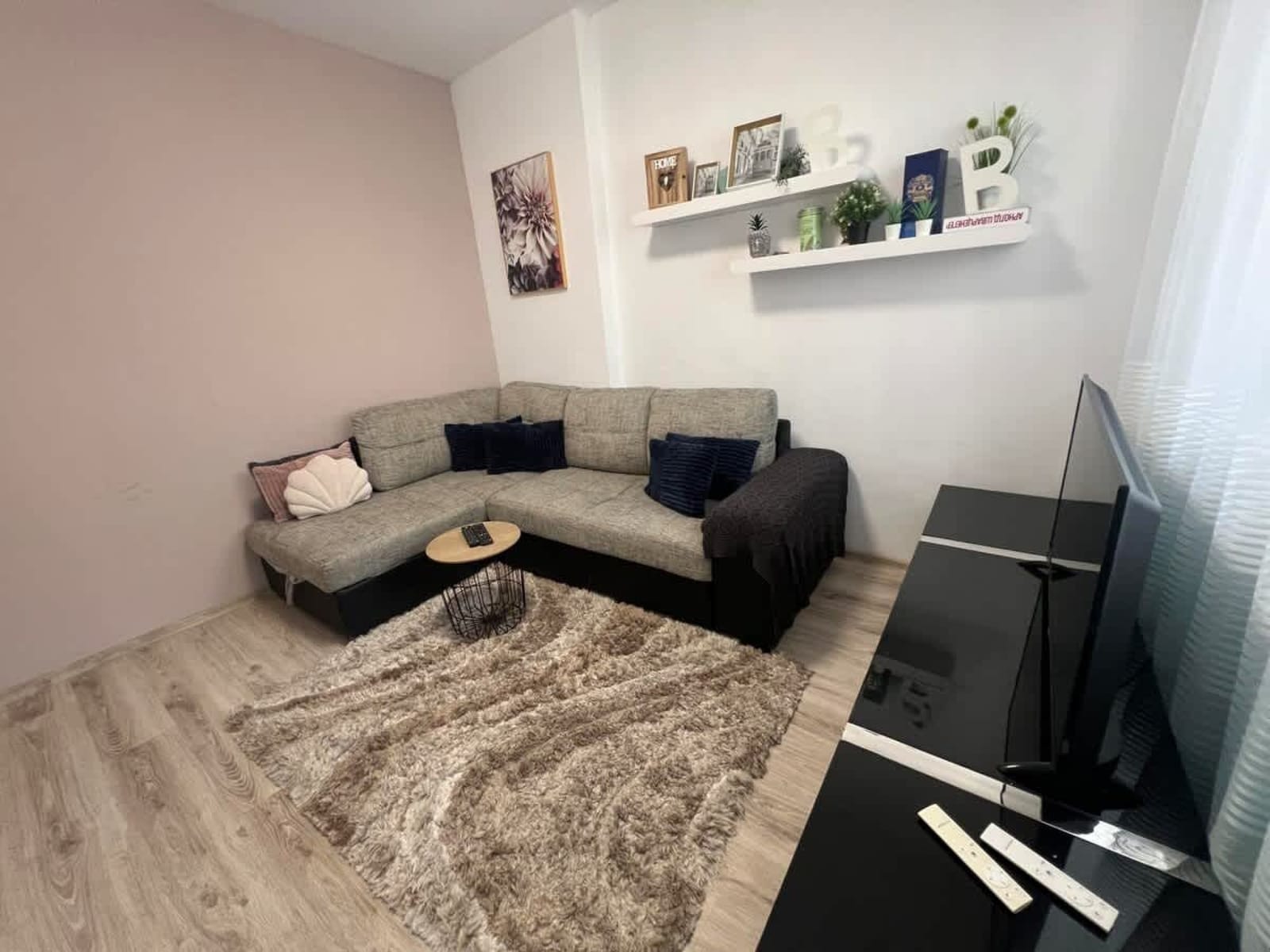 Black Sea 2bdrm Central Apartment - Photo 38