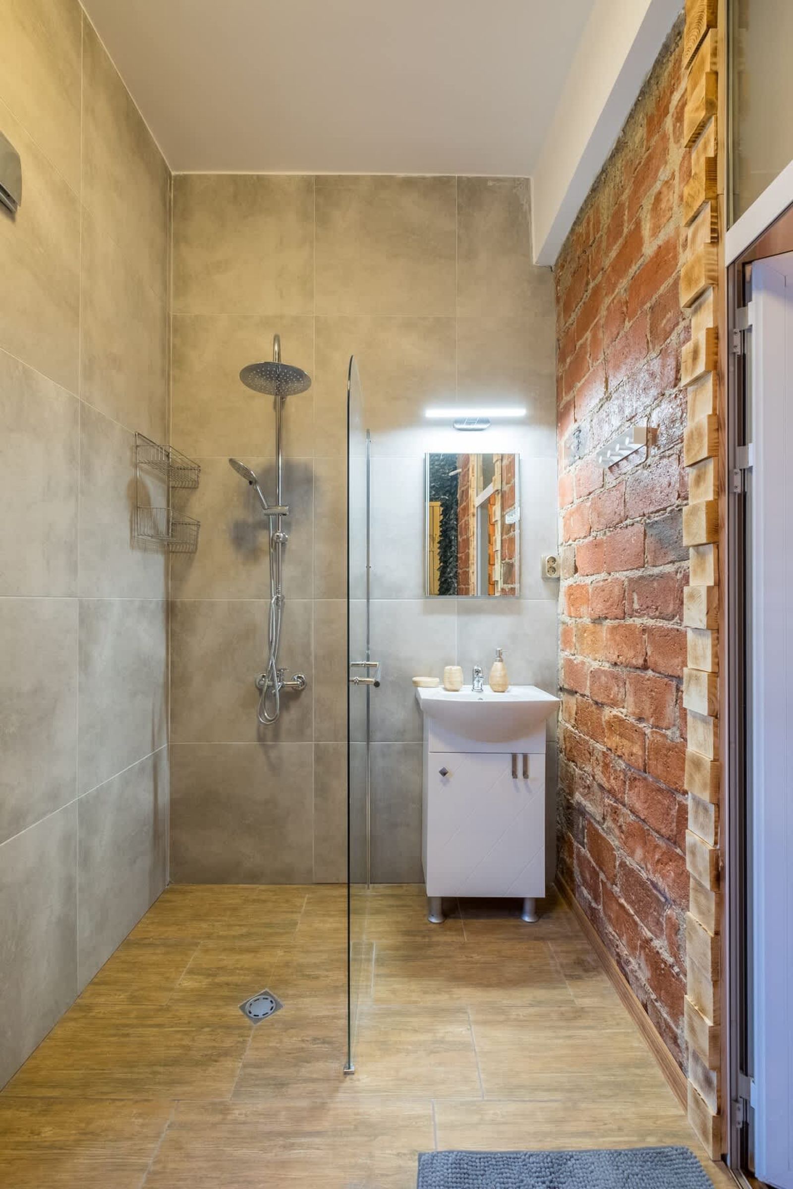 3 BDR &amp; 3 BTHR Duplex | In the Heart of Sofia - Photo 44